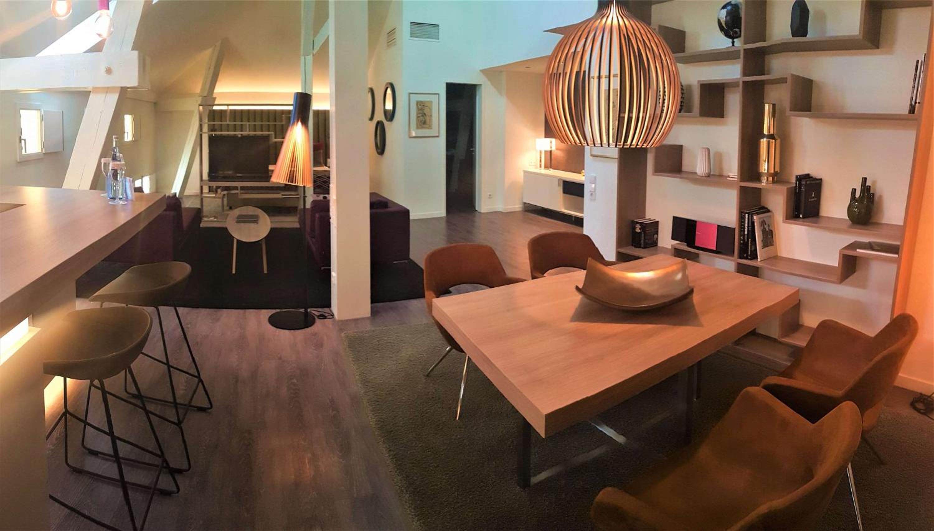 Executive Suite - Photo 7
