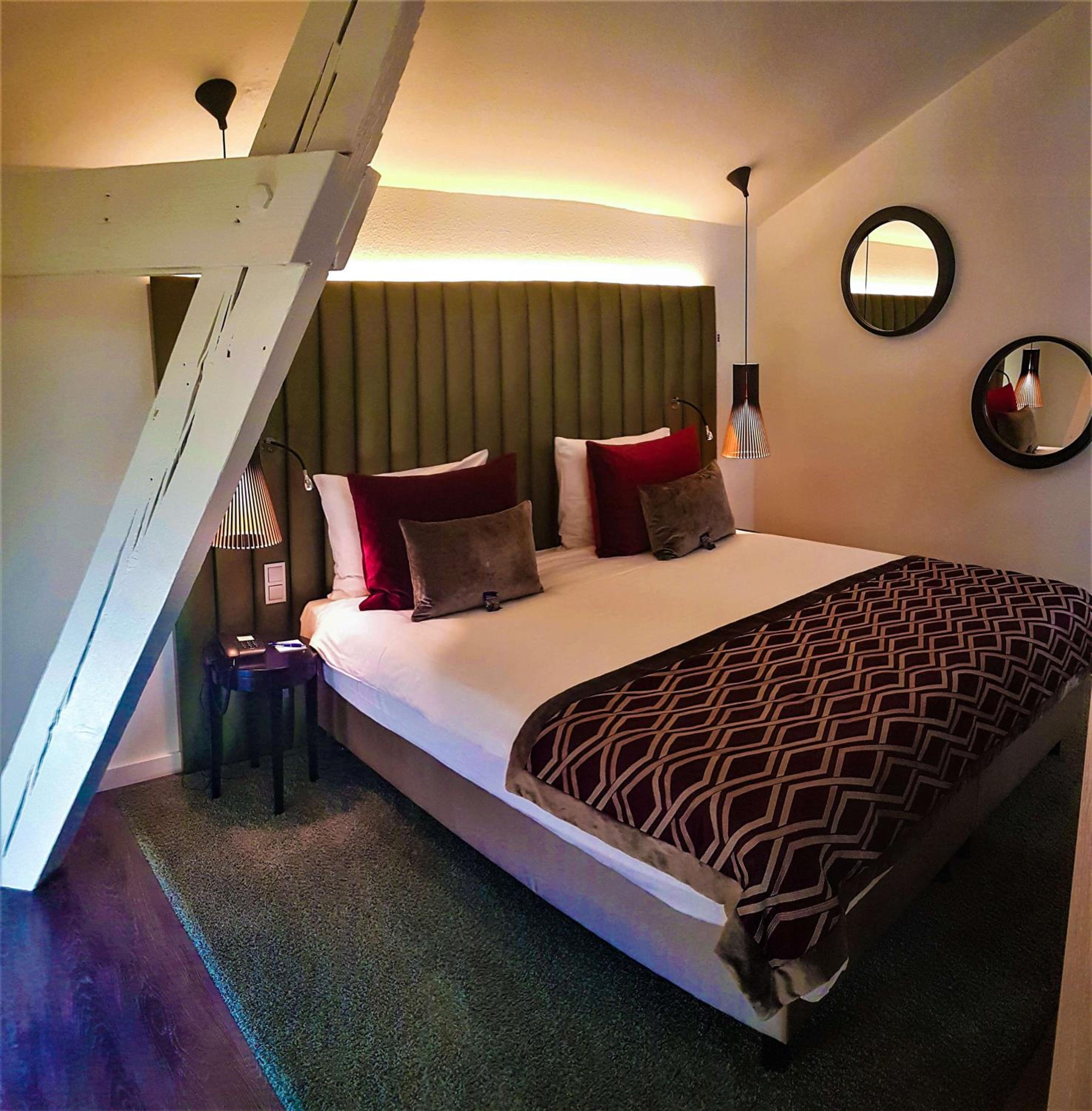 Executive Suite - Photo 6