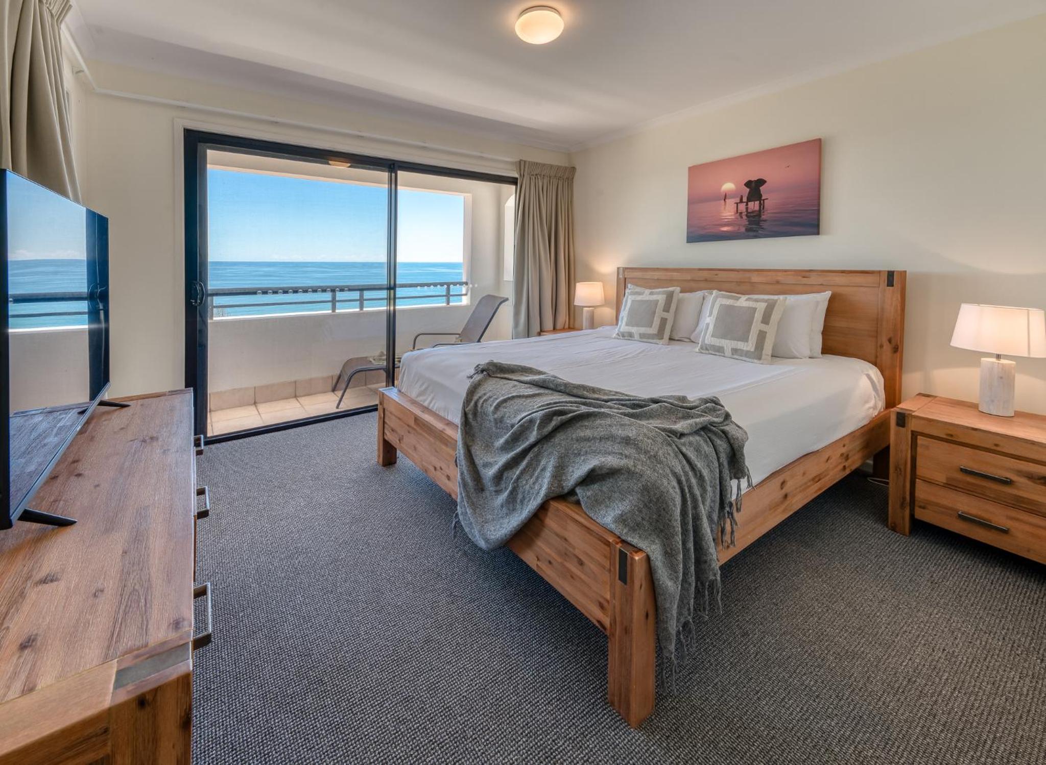 Executive Two-Bedroom Villa - Photo 2