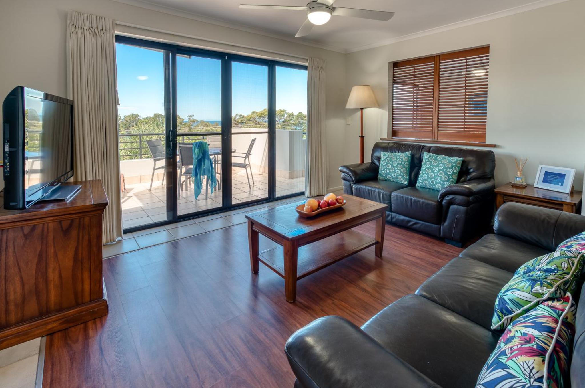 Apartment with Sea View - Photo 5
