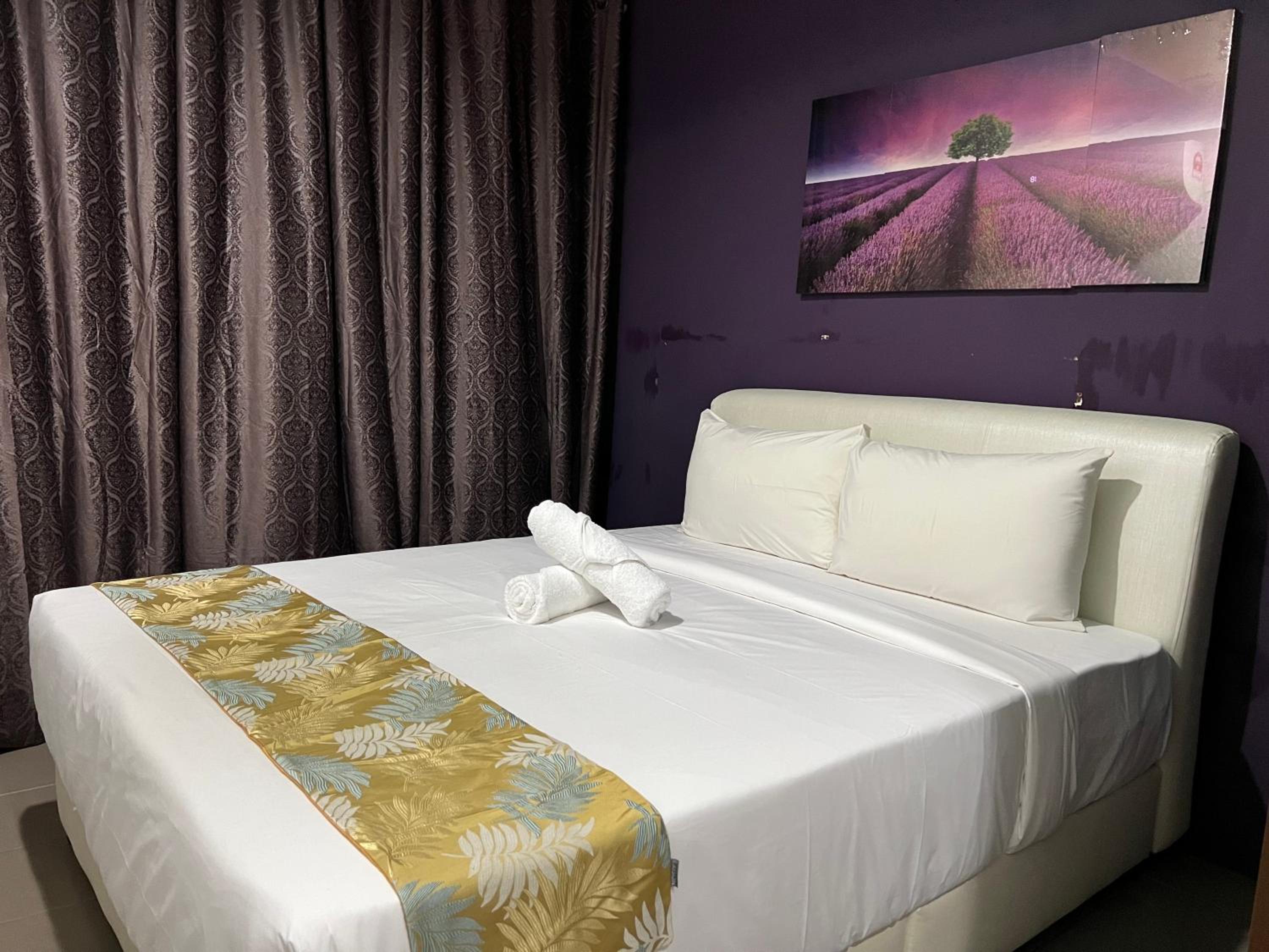 Deluxe Queen Room - Photo 1
