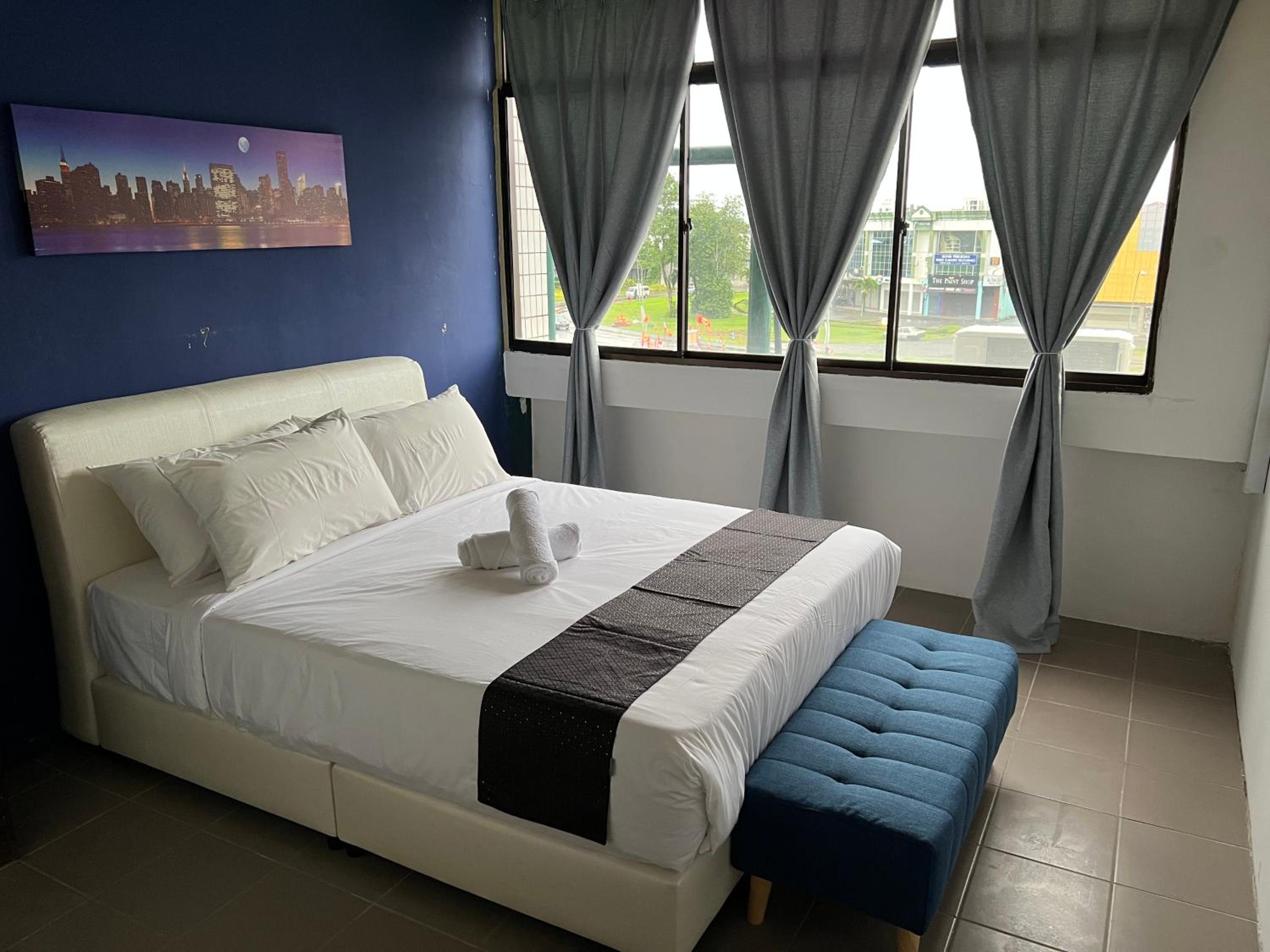 Deluxe Queen Room - Photo 6
