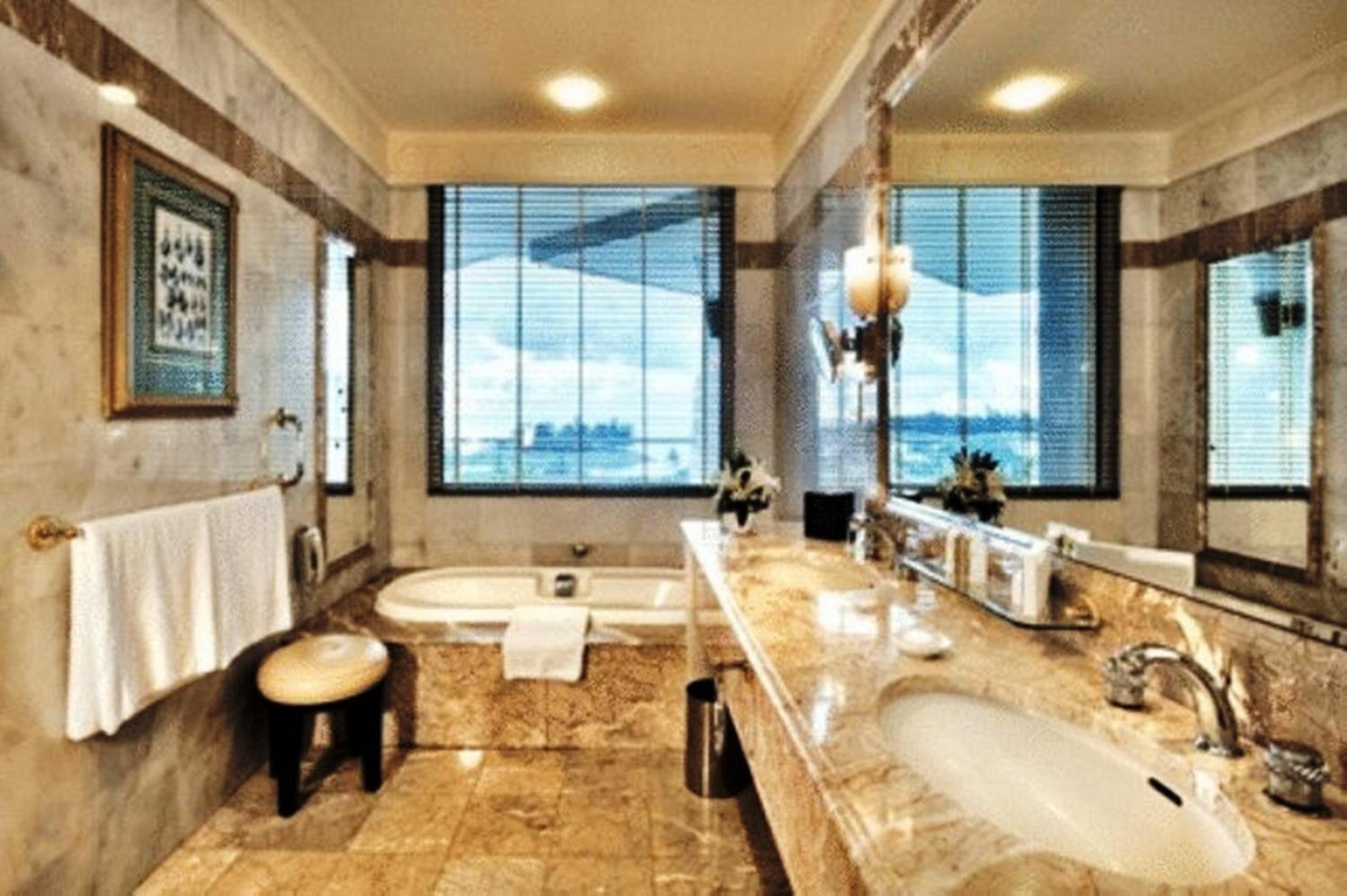 Deluxe Double or Twin Room photo 2