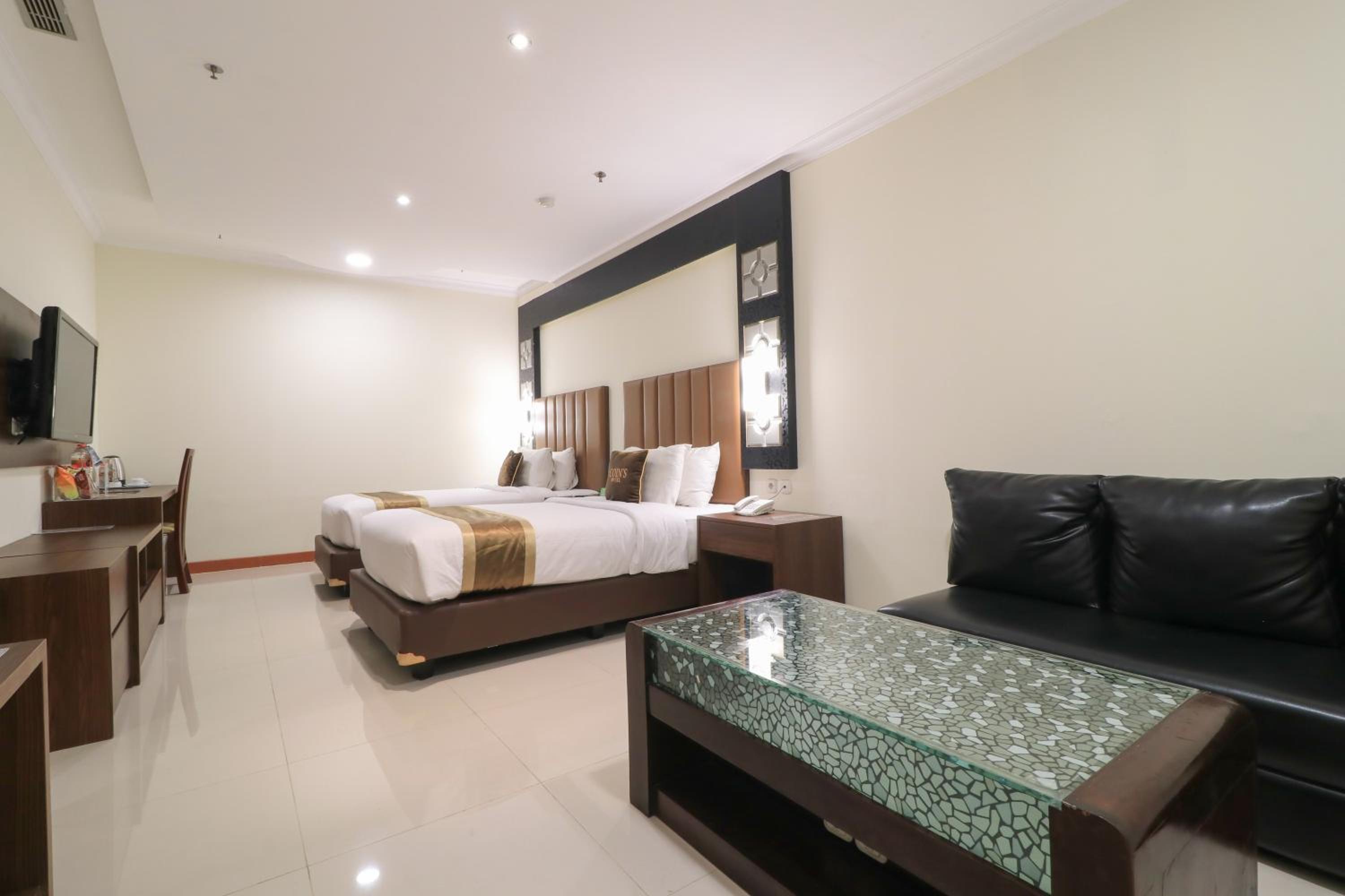 Deluxe Suite - Photo 6