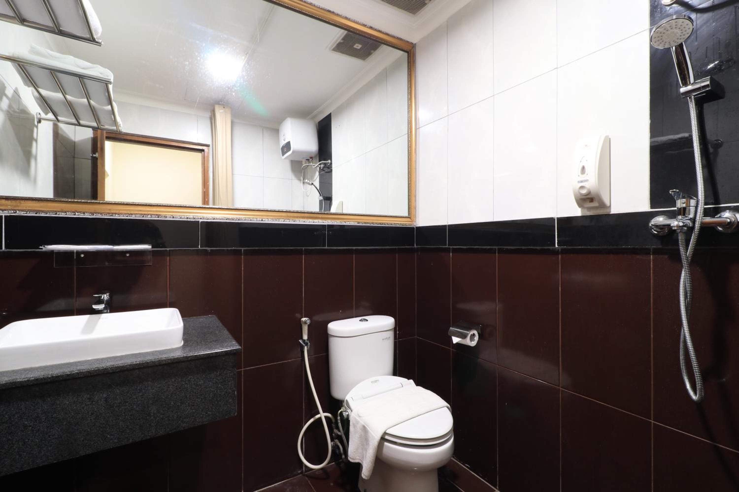 Deluxe Suite - Photo 2