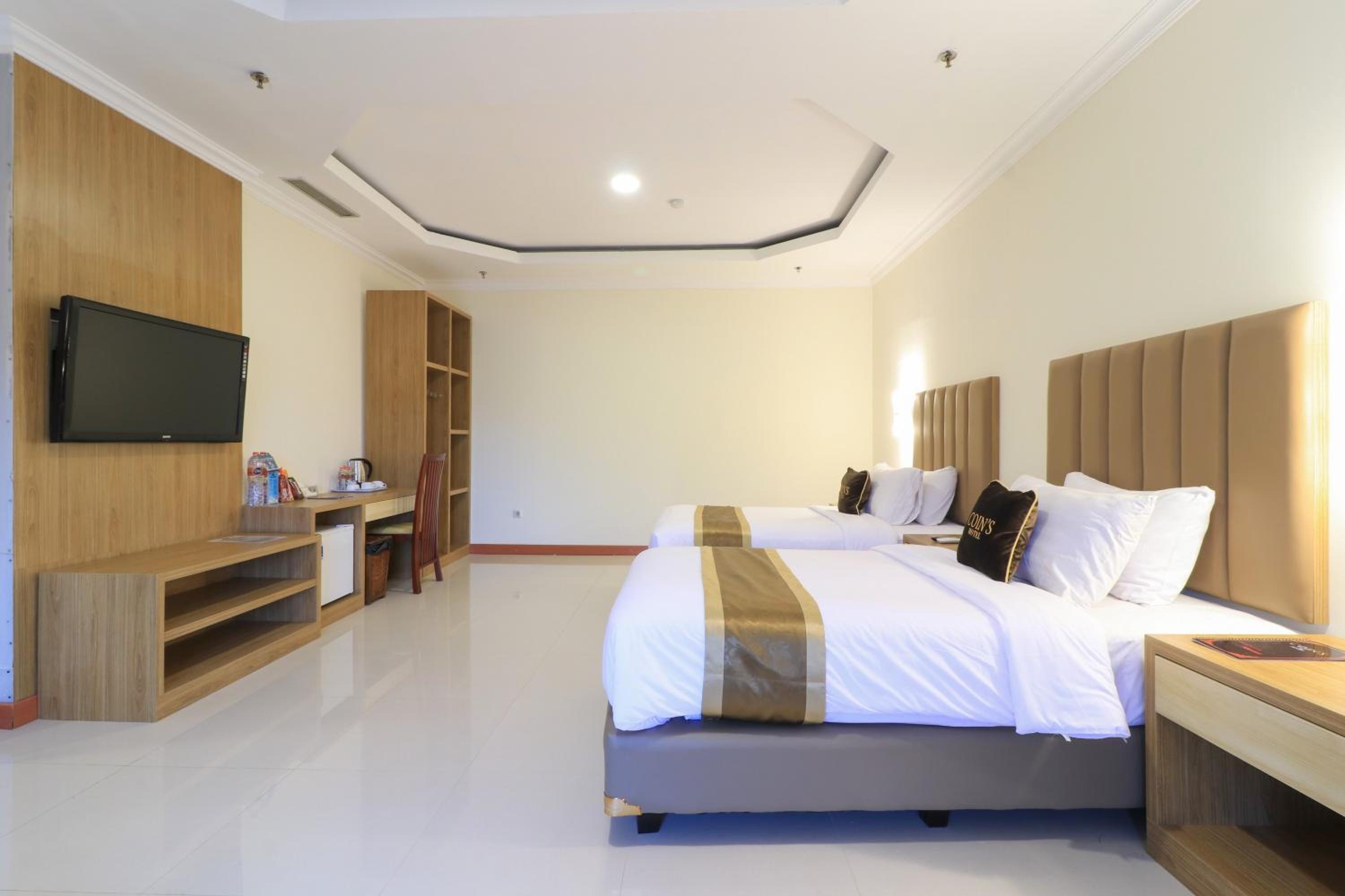 Executive Suite - Photo 5