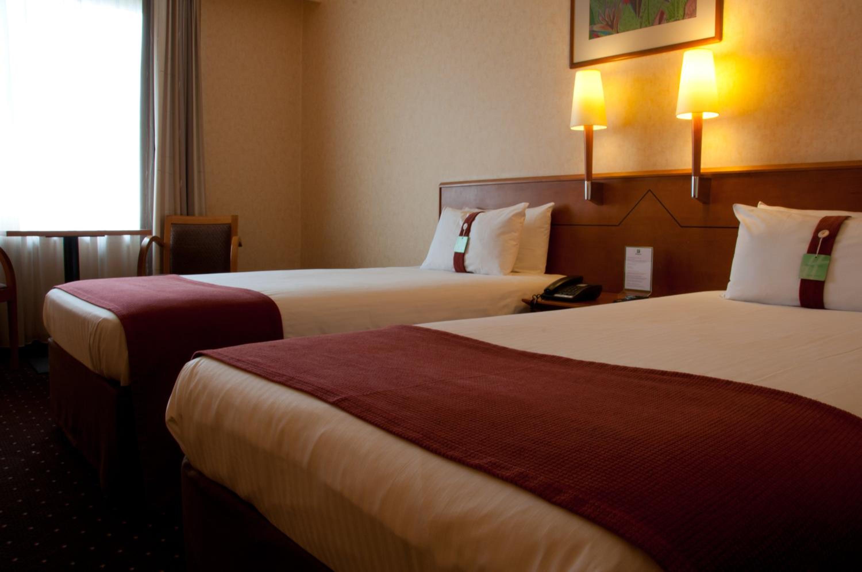Standard Twin Room with Atrium View