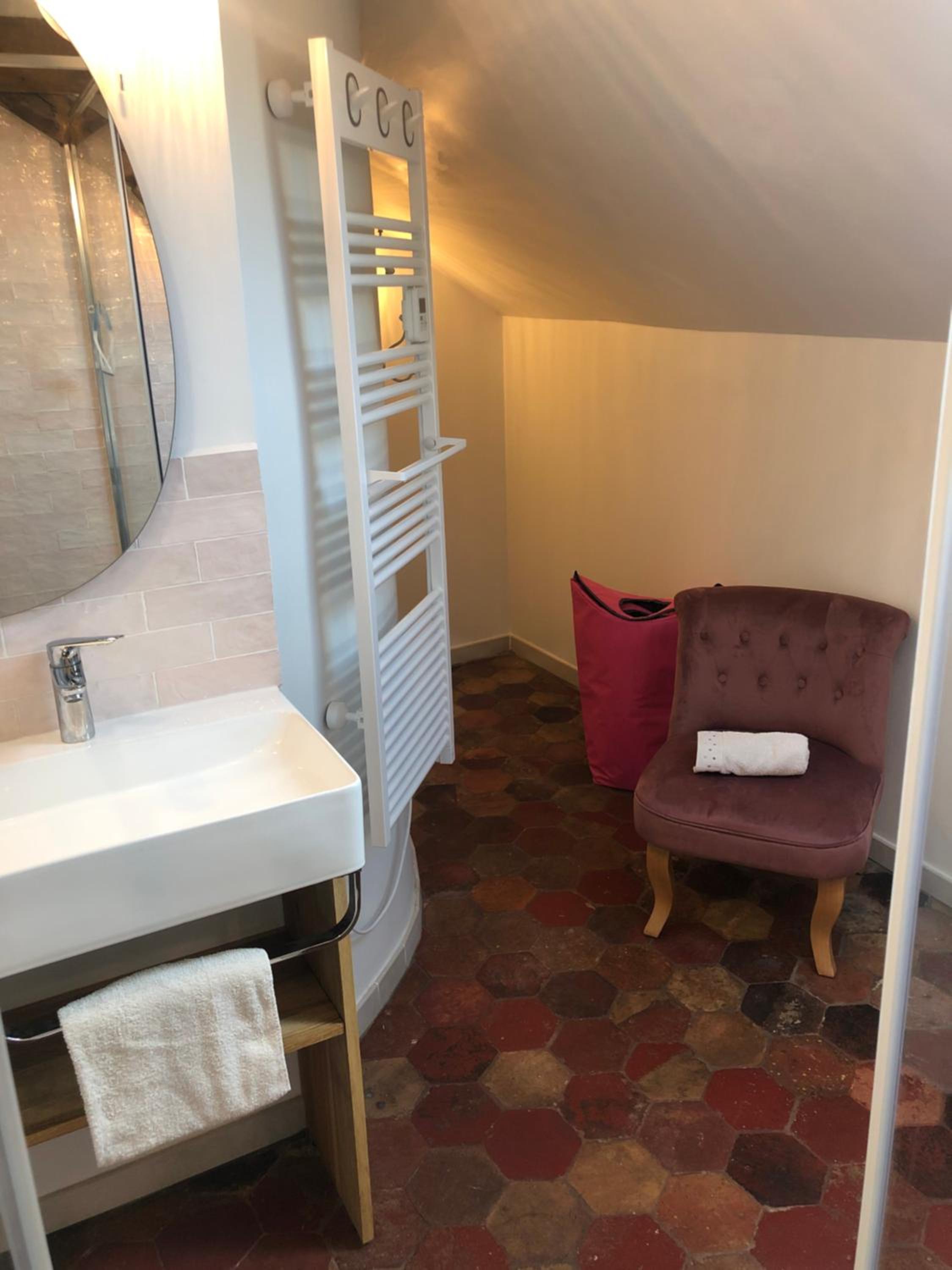 Double Room - Photo 8