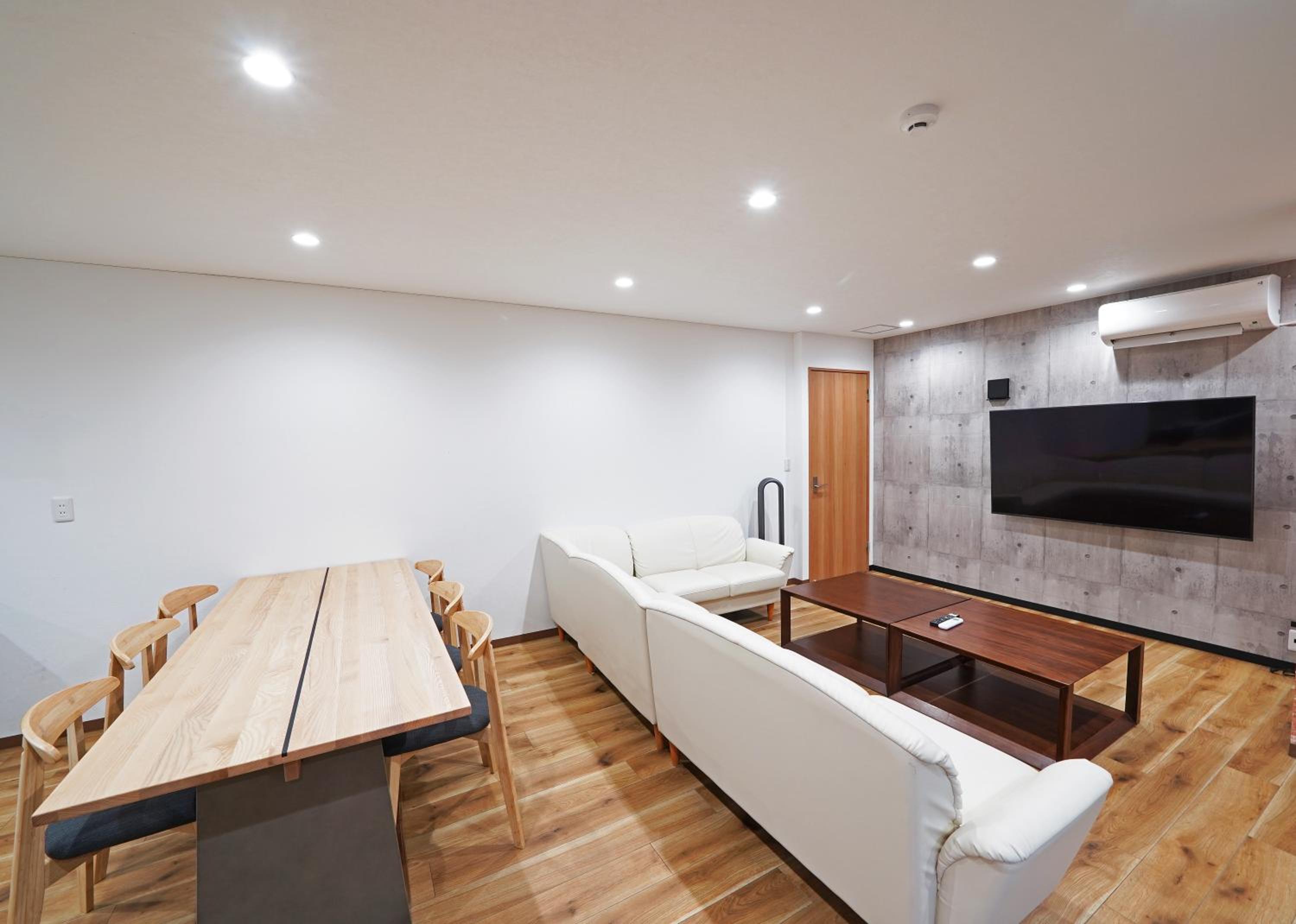 Four-Bedroom House - Photo 11
