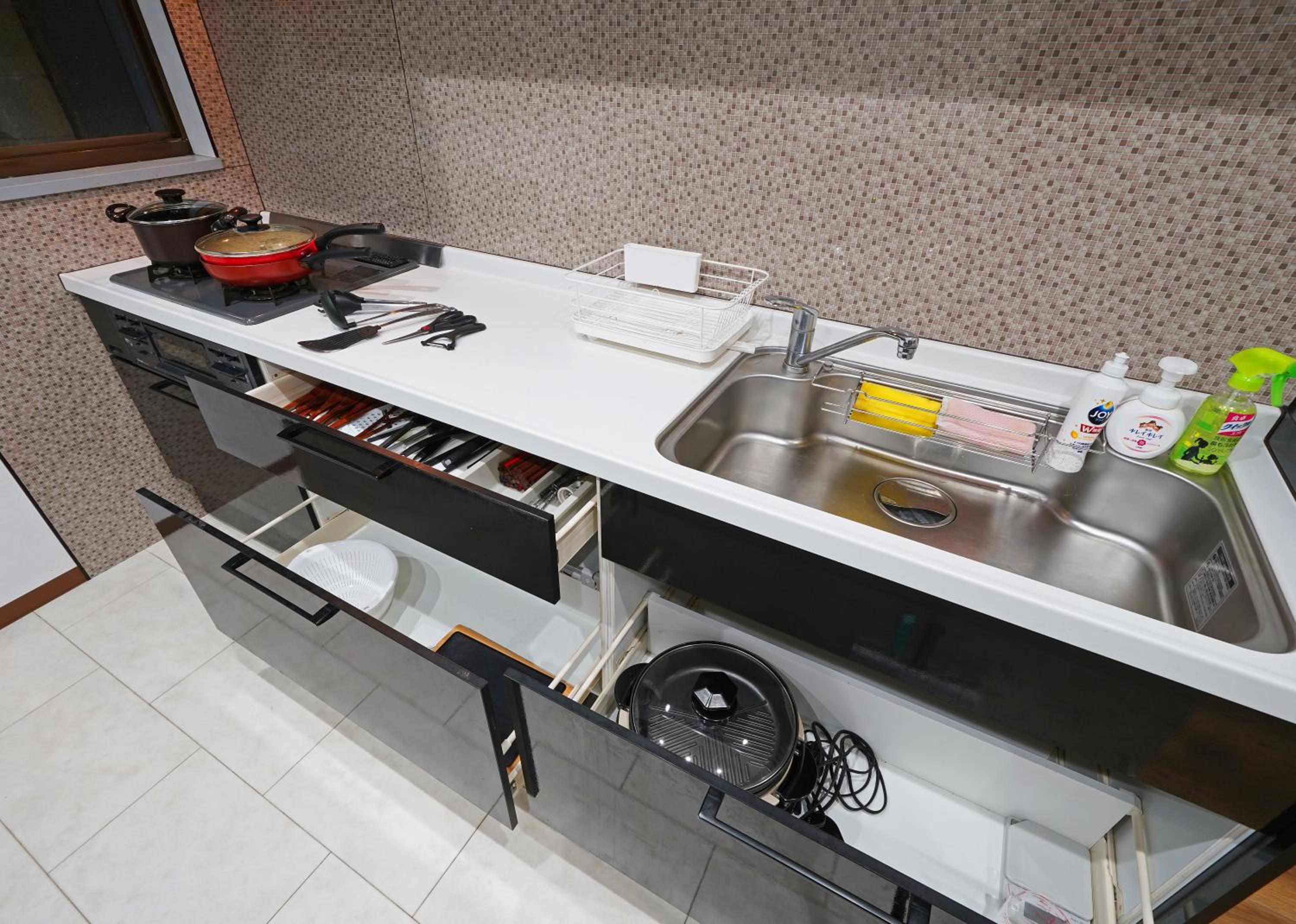 Four-Bedroom House - Photo 3
