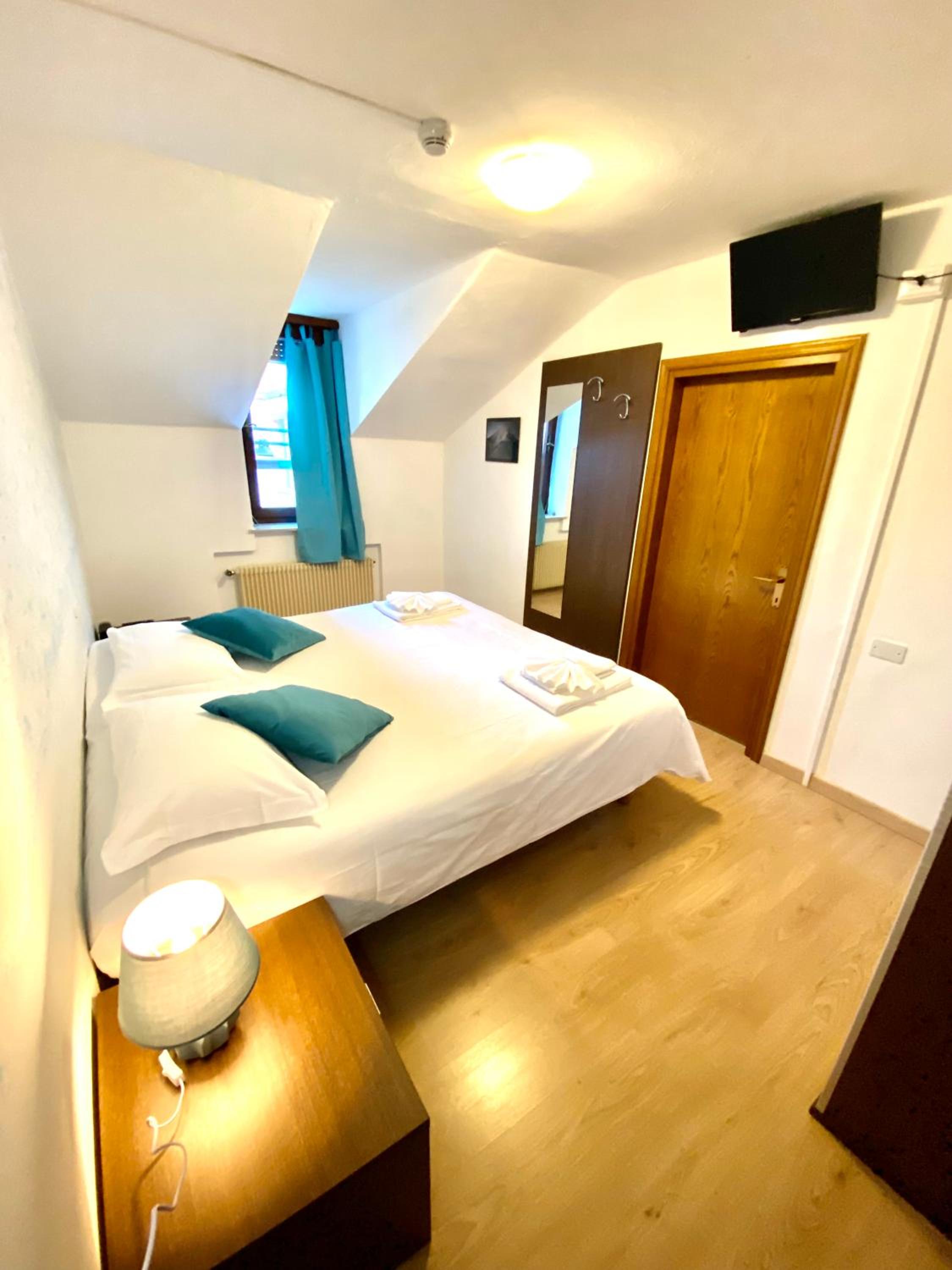 Double Room - Photo 27