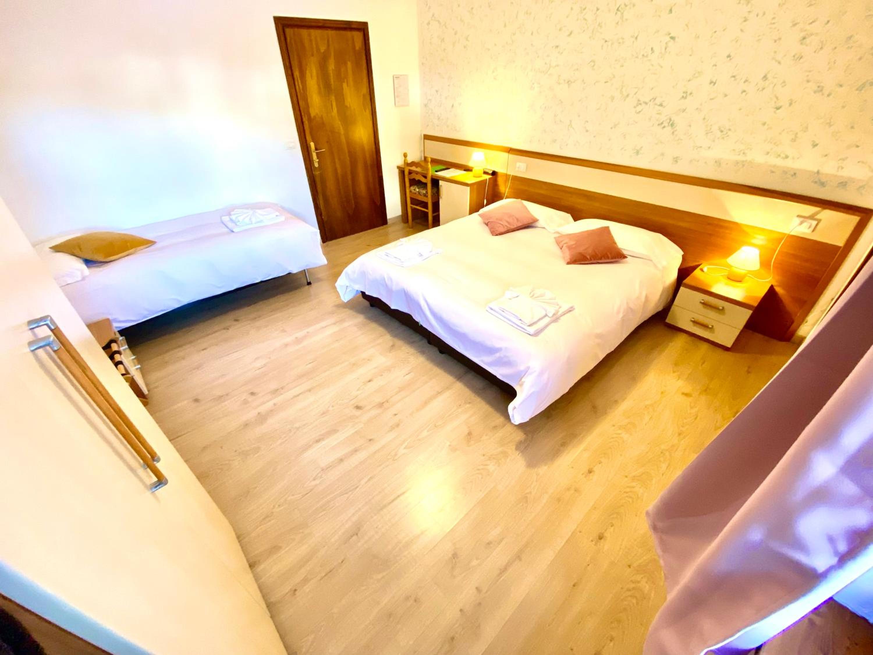 Triple Room - Photo 6