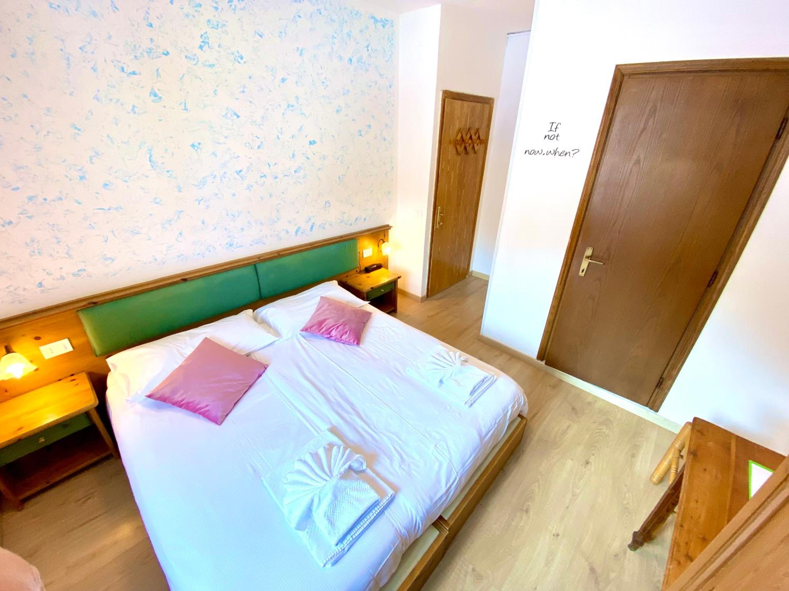 Double Room - Photo 13