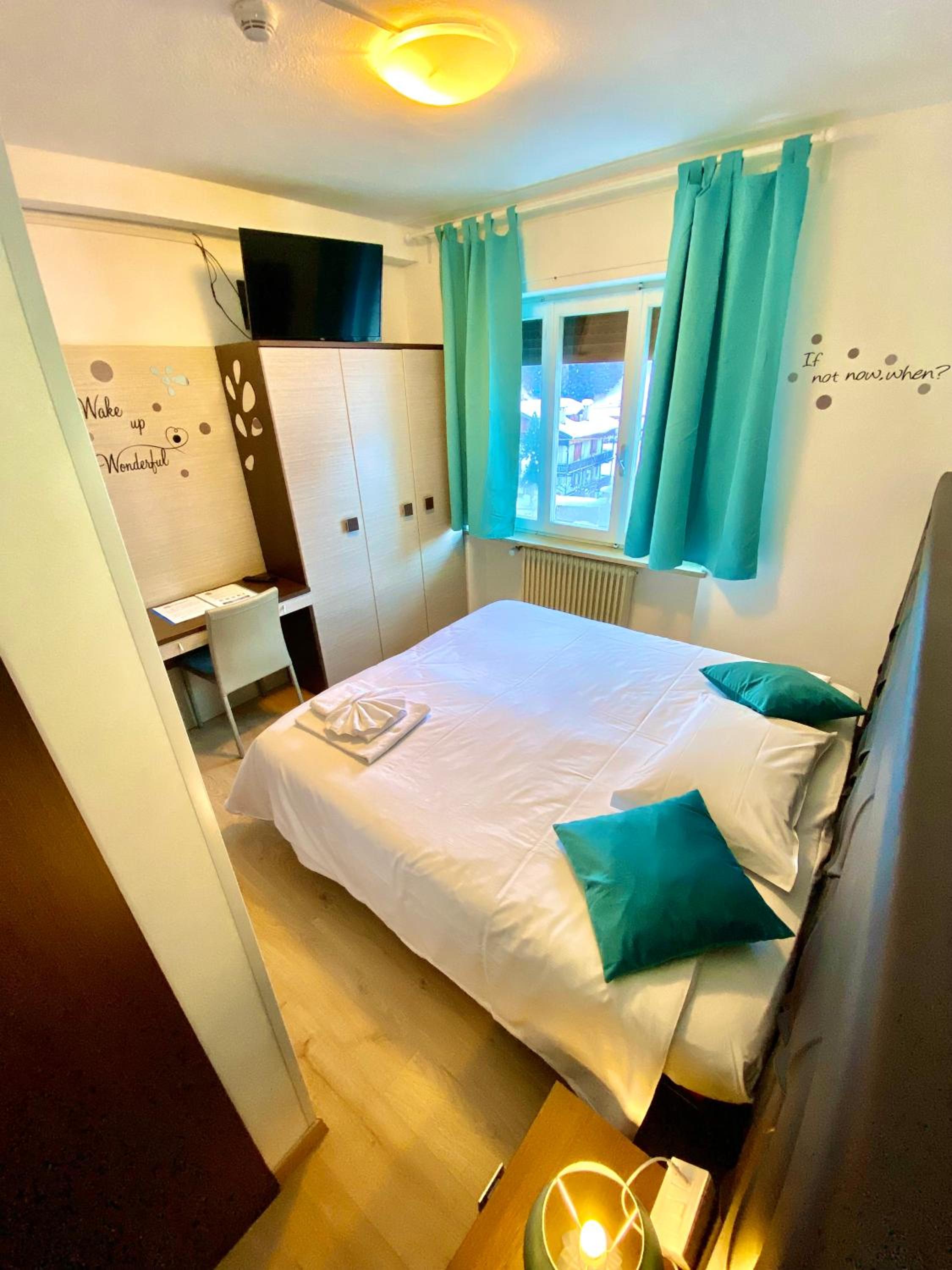 Budget Double Room - Photo 1