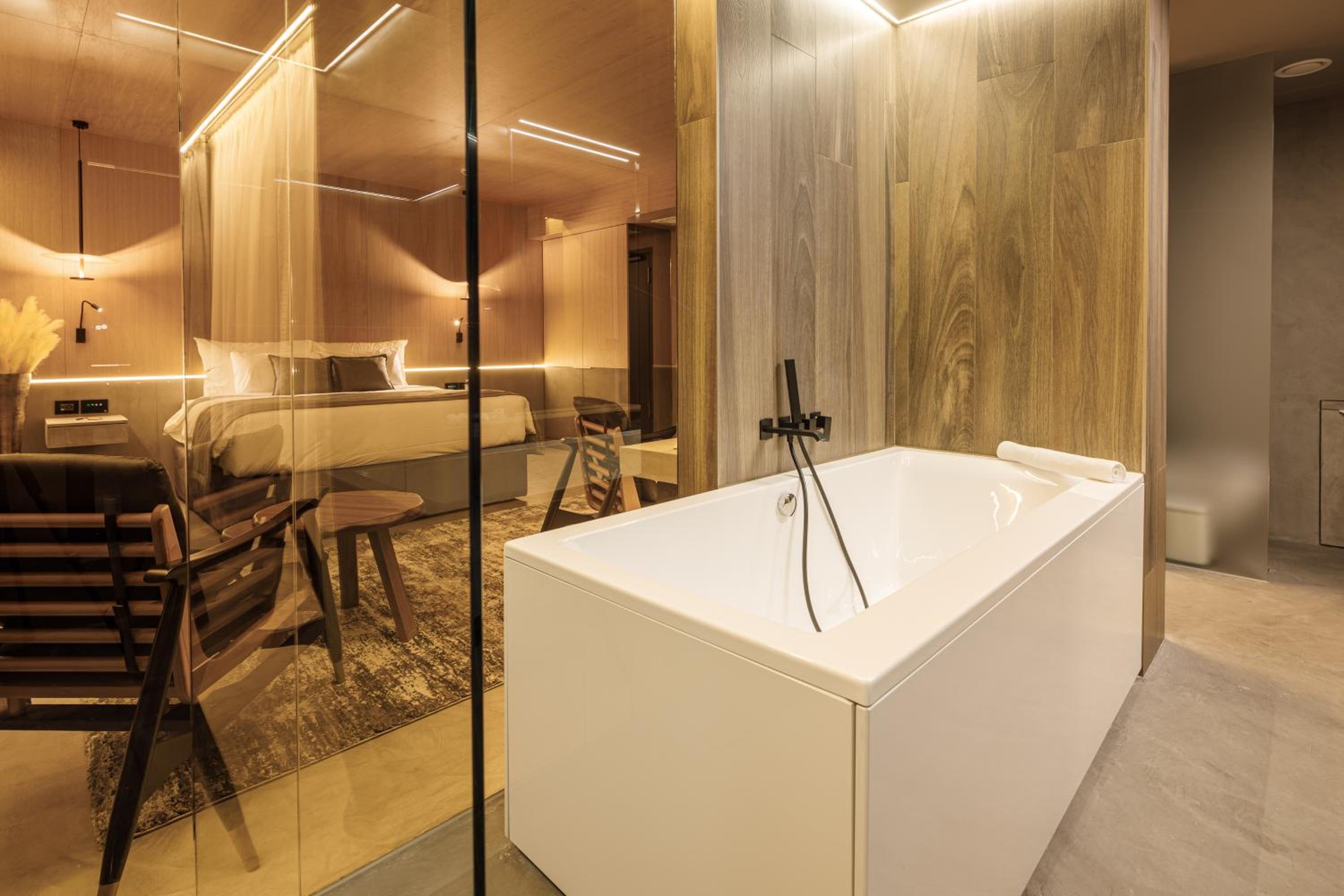Signature Junior Suite - Photo 13
