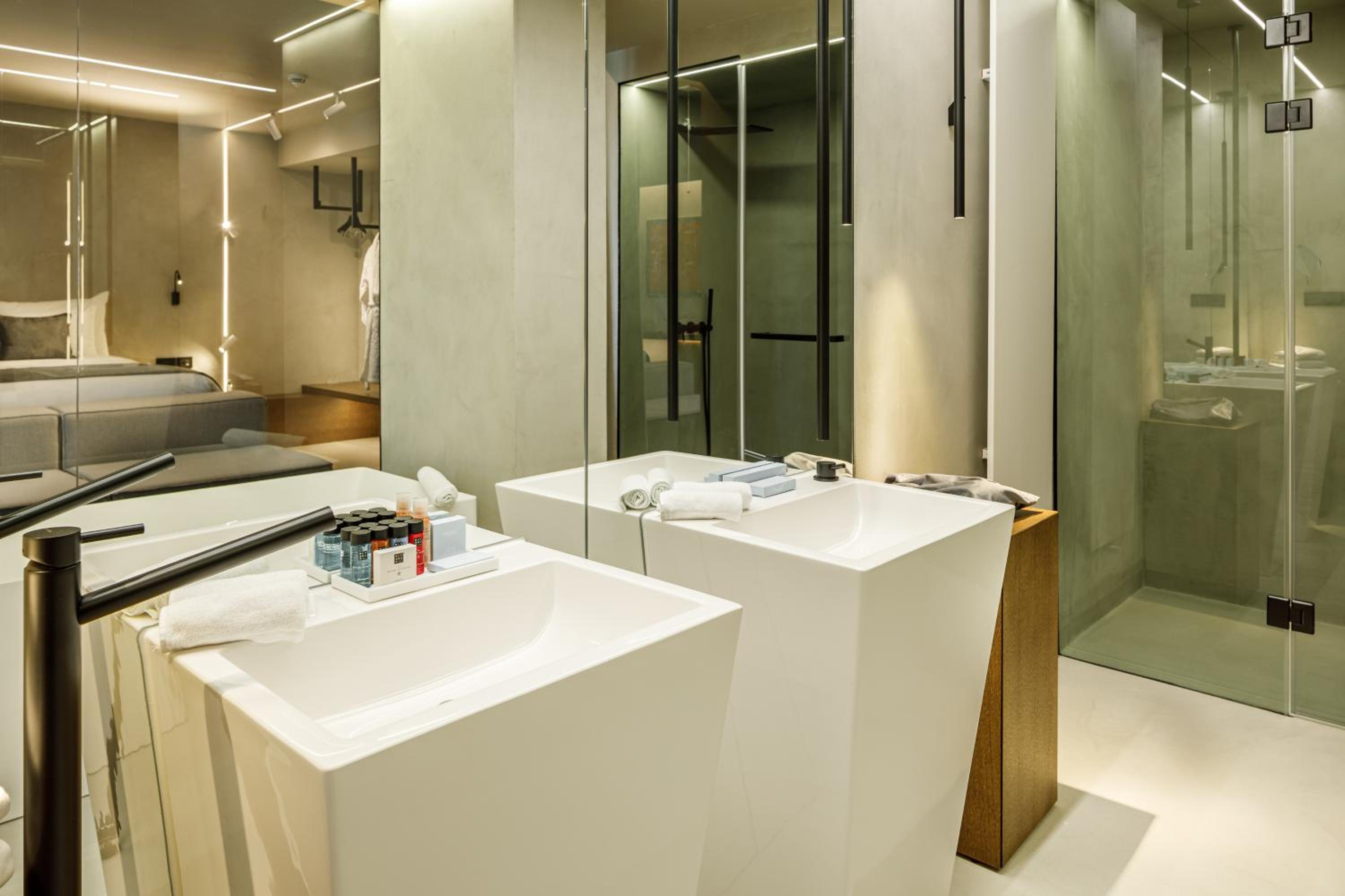 Signature Junior Suite - Photo 11