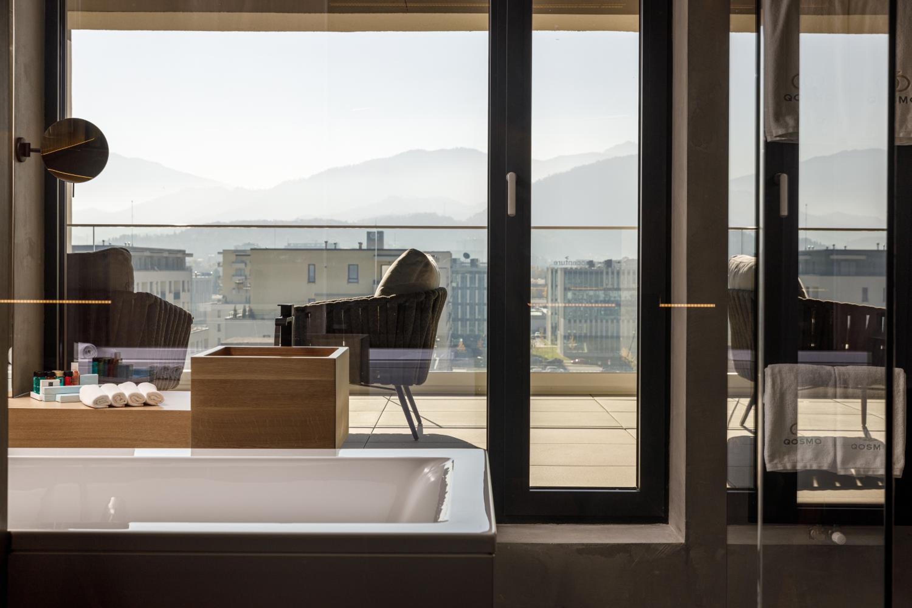 Signature Junior Suite - Photo 21