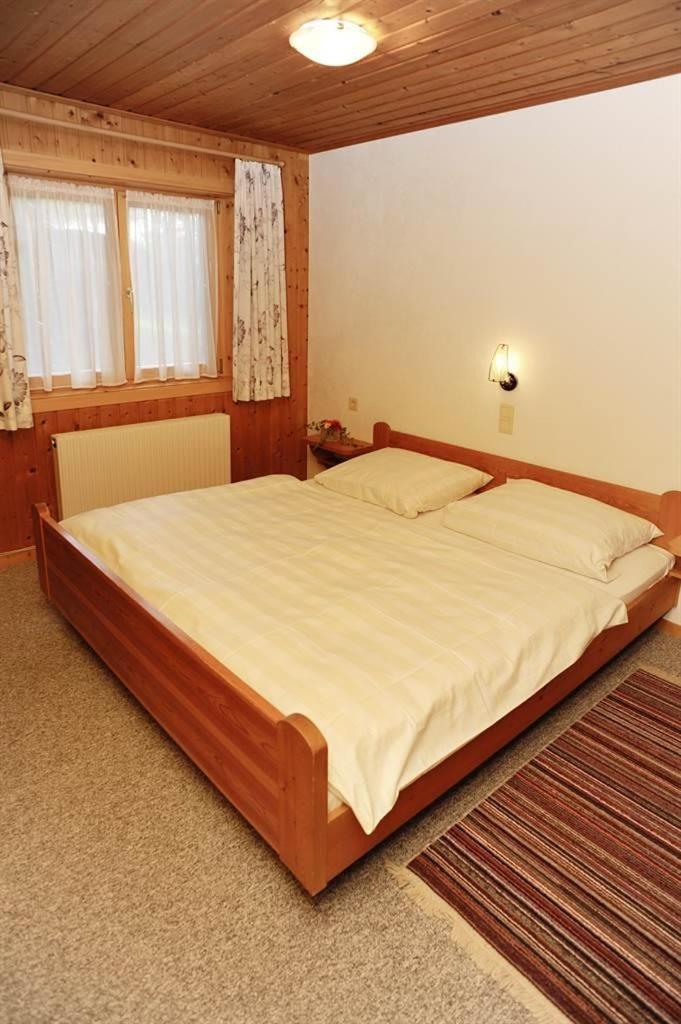 Two-Bedroom Apartment with Shower photo 1