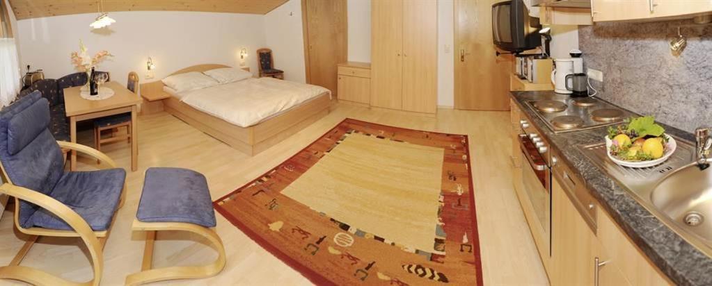 Apartment with Shower photo 1