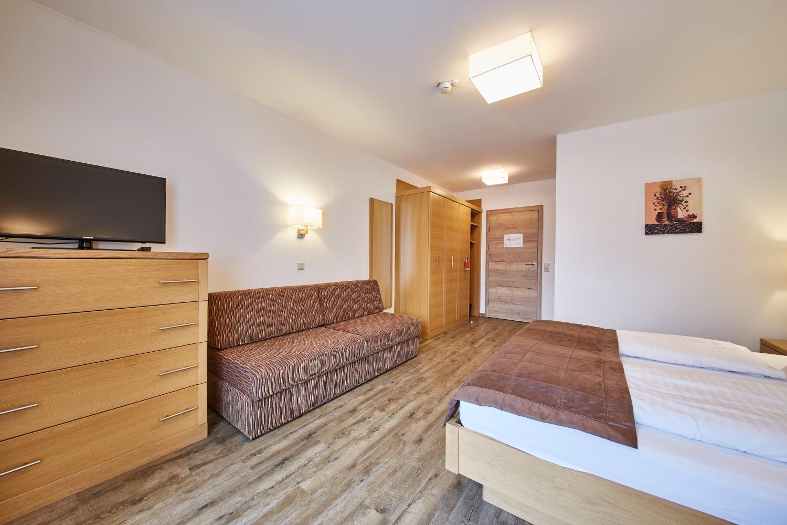 Superior Double Room with Balcony - Photo 7