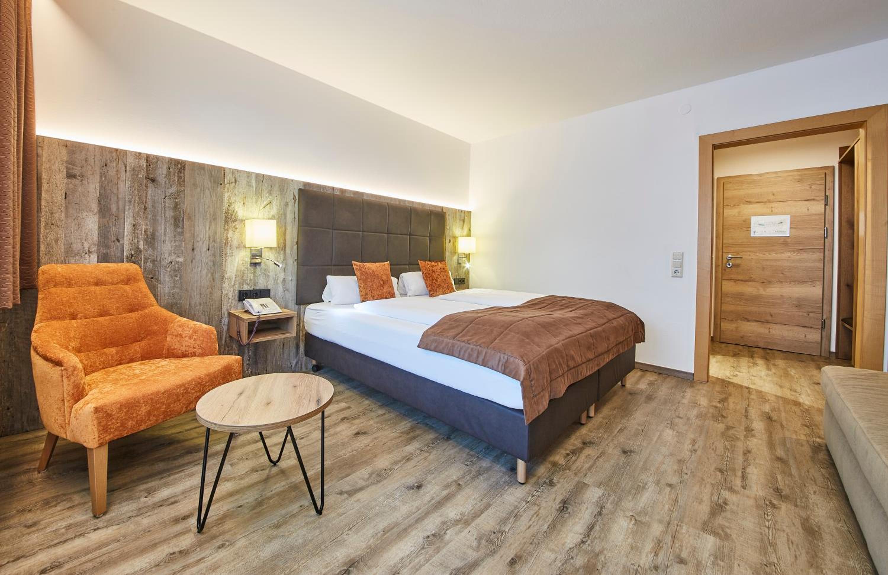 Superior Double Room with Balcony - Photo 5