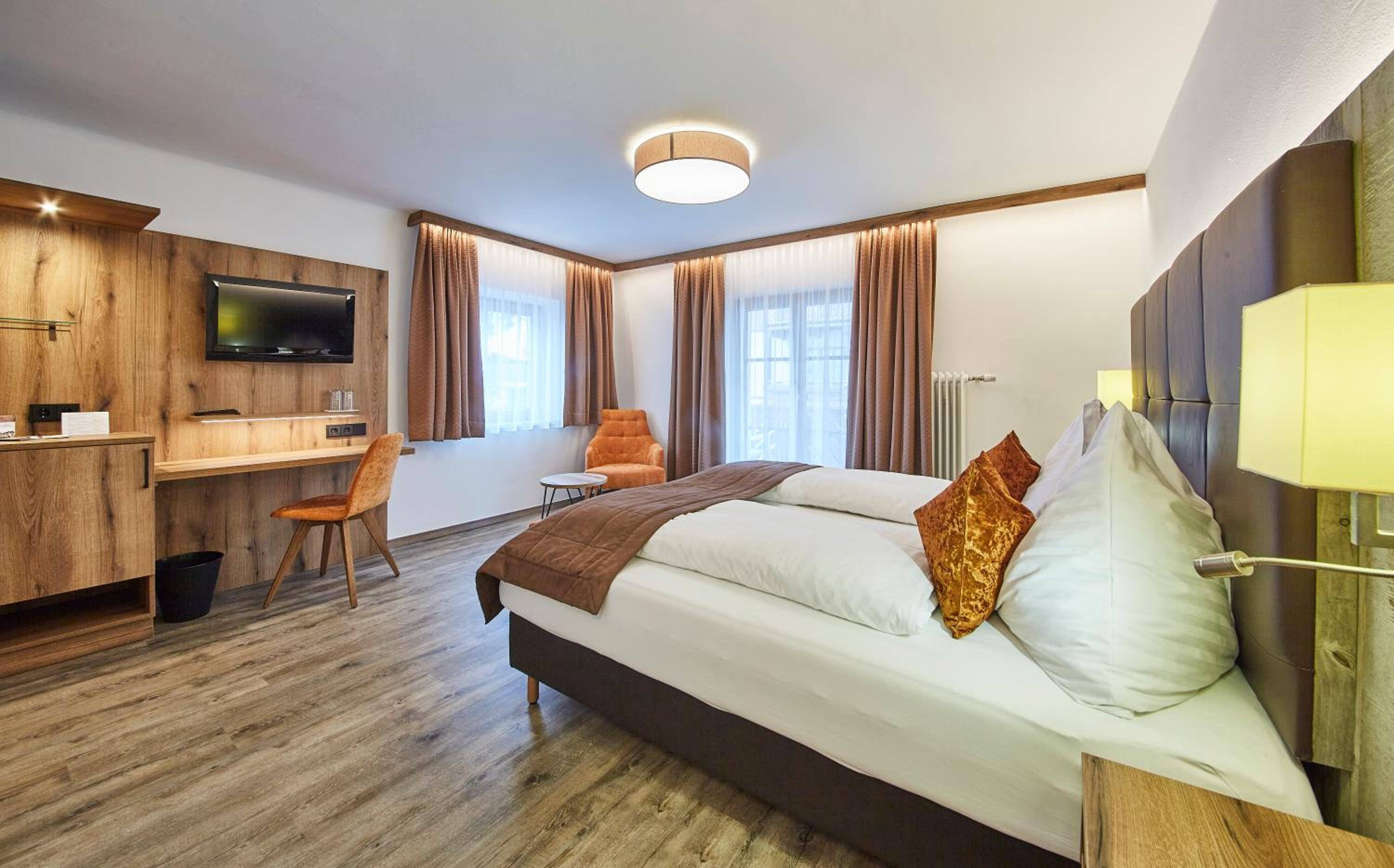 Superior Double Room with Balcony - Photo 4