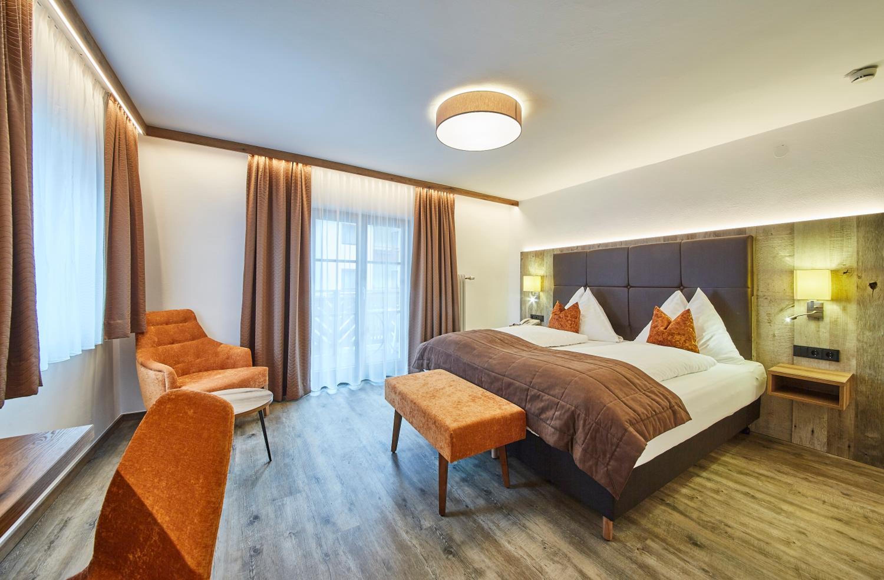 Superior Double Room with Balcony - Photo 2