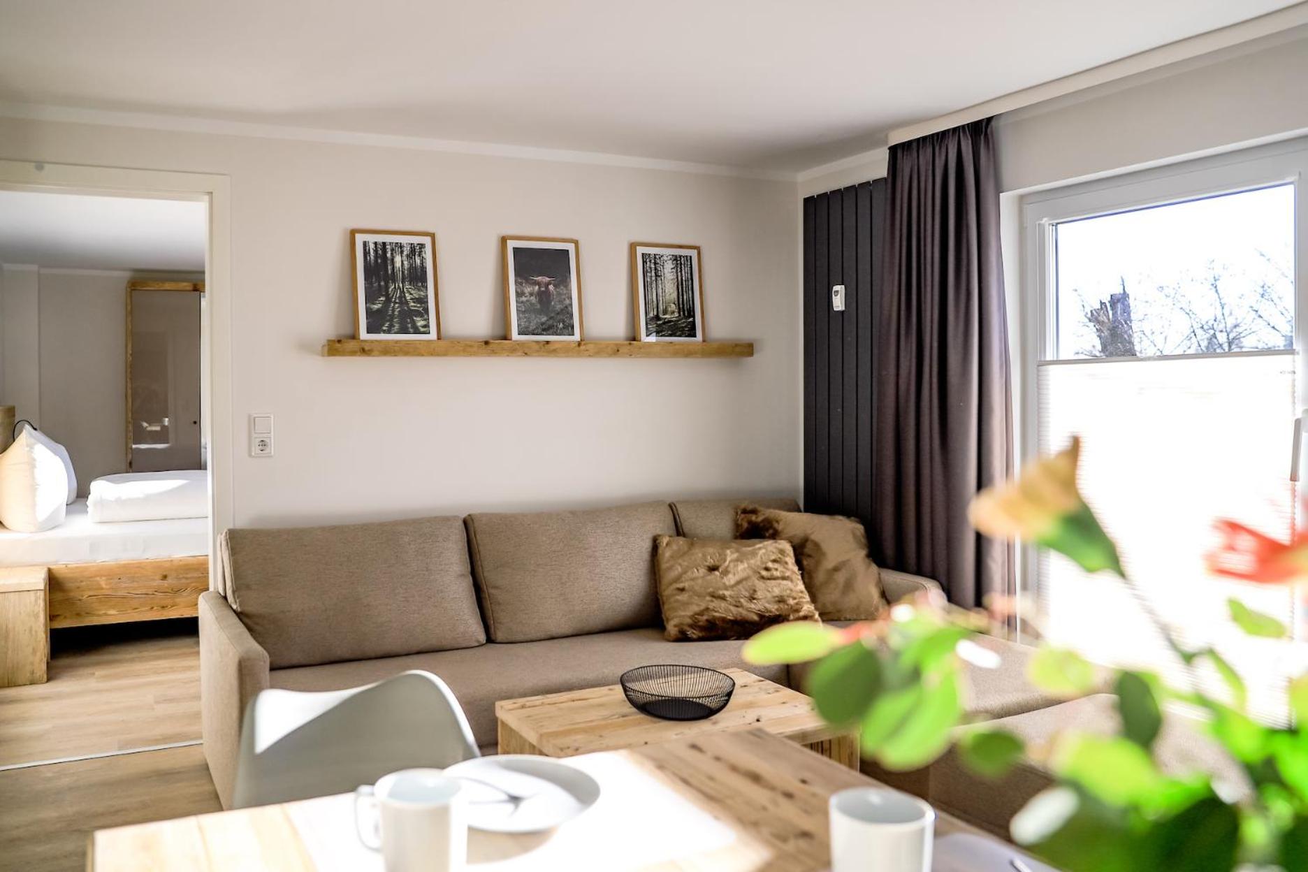 Apartment with Mountain View
