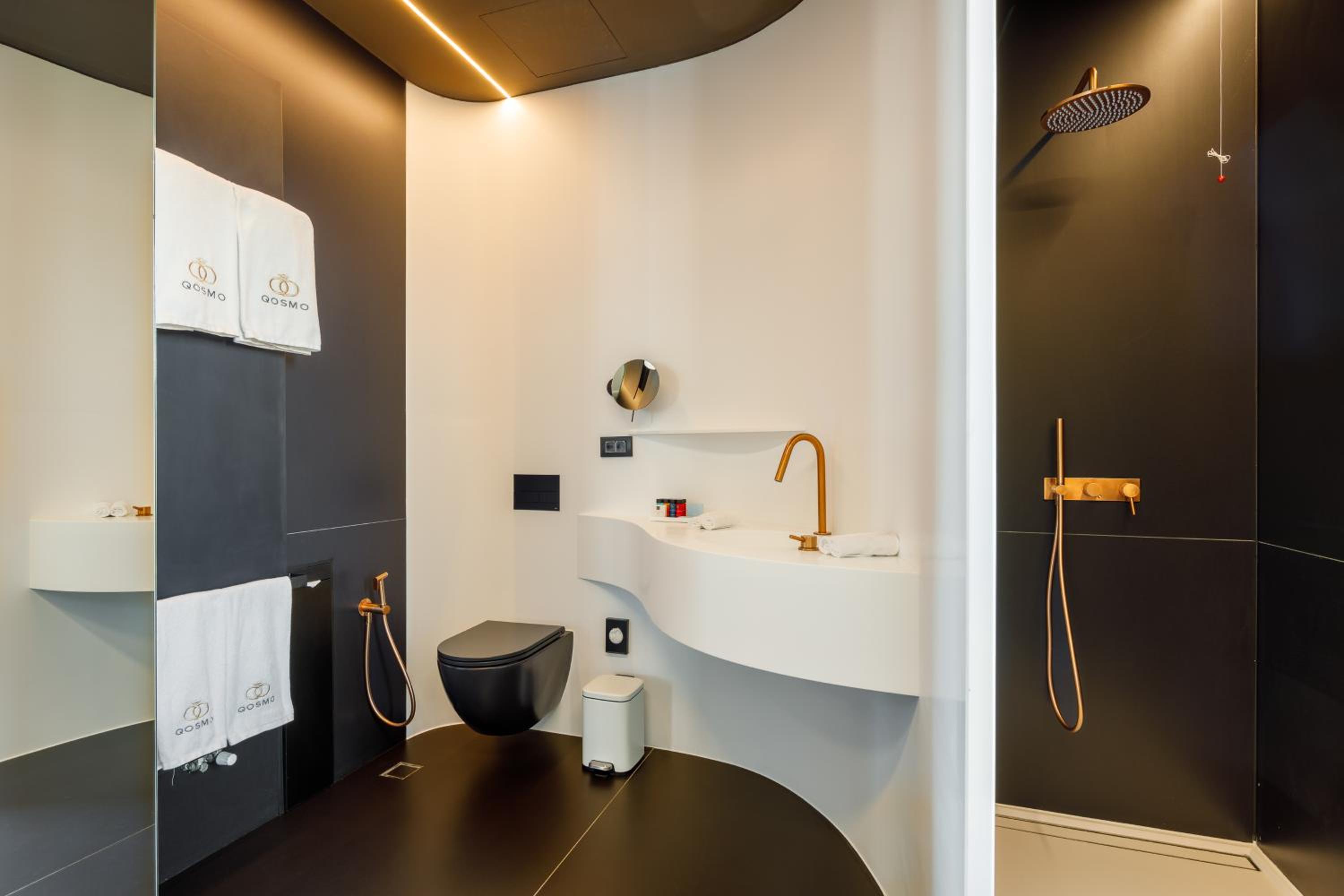 The Qosmo Suite - Photo 8