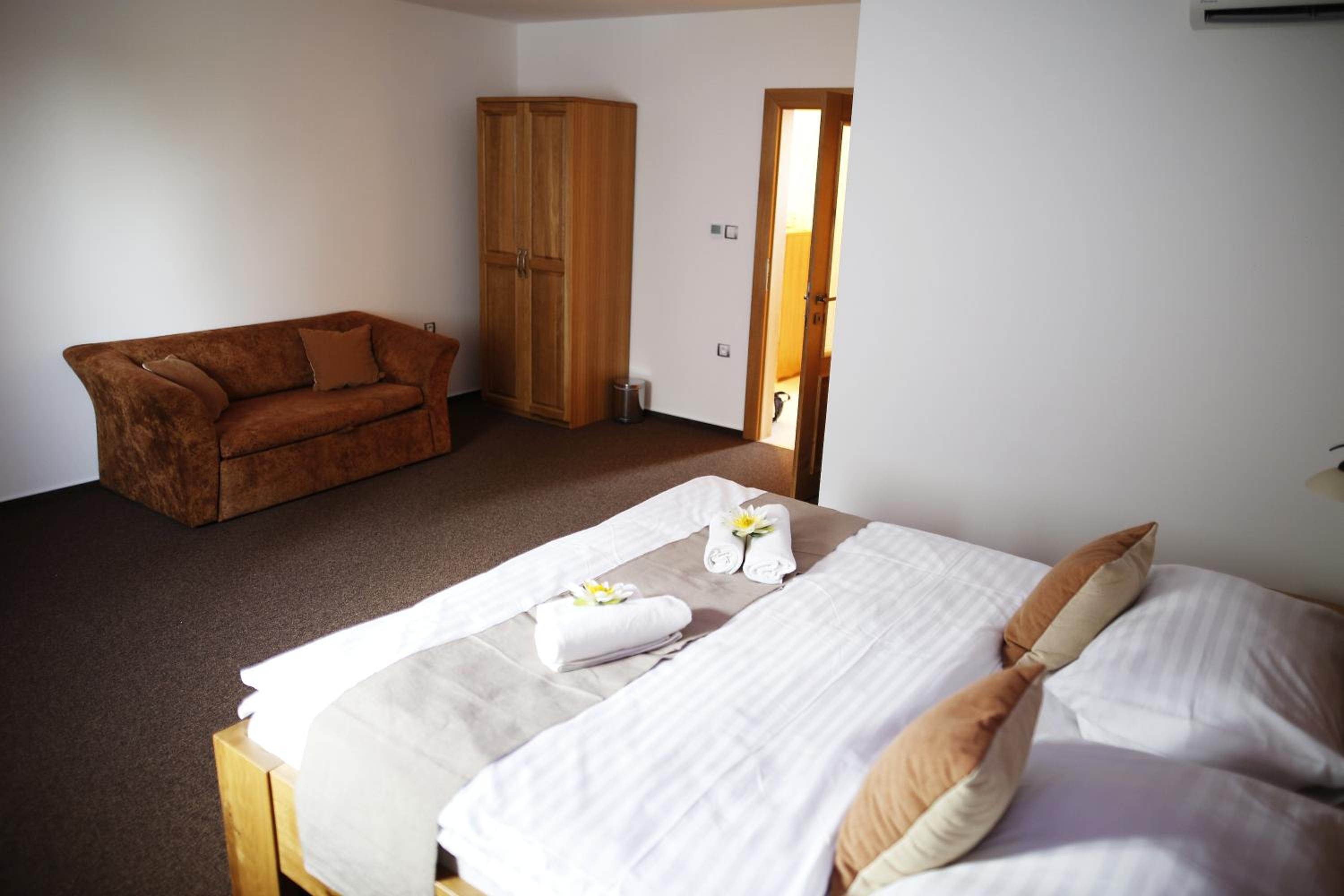 Standard Double or Twin Room with Garden View - Photo 2