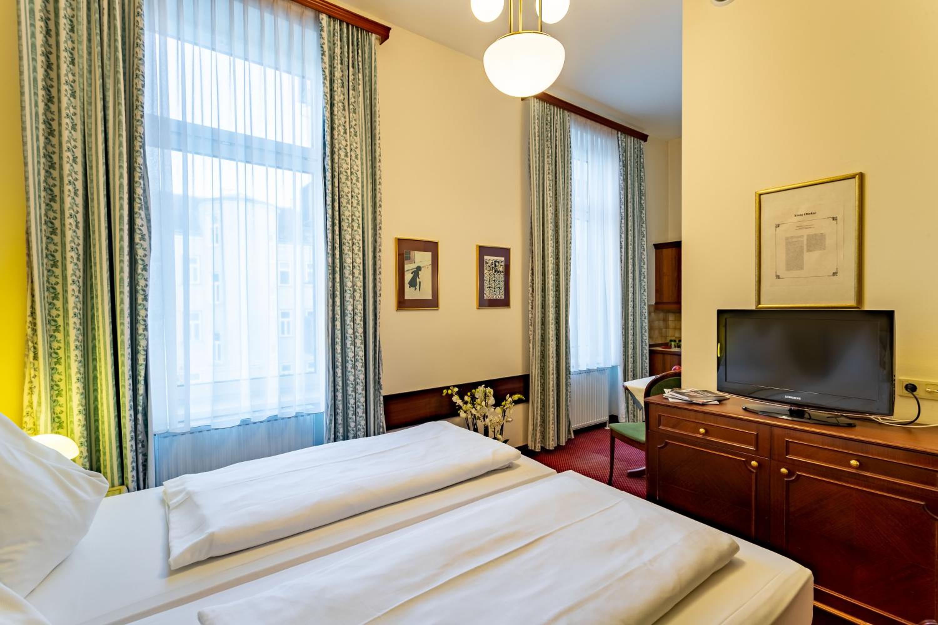 Classic Junior Suite photo 1