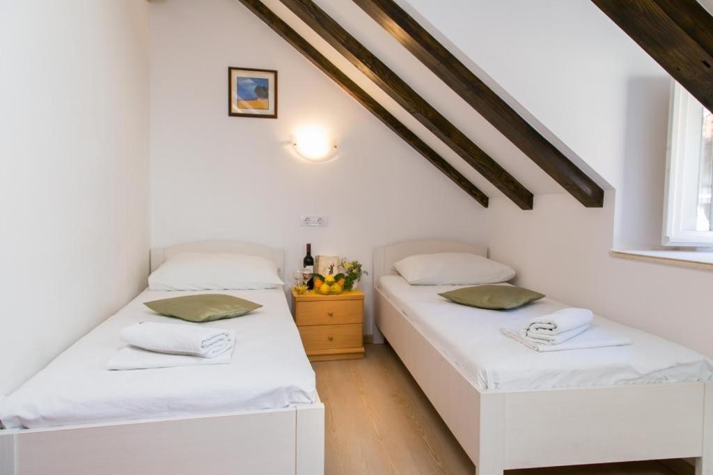 Twin Room with Shared Bathroom