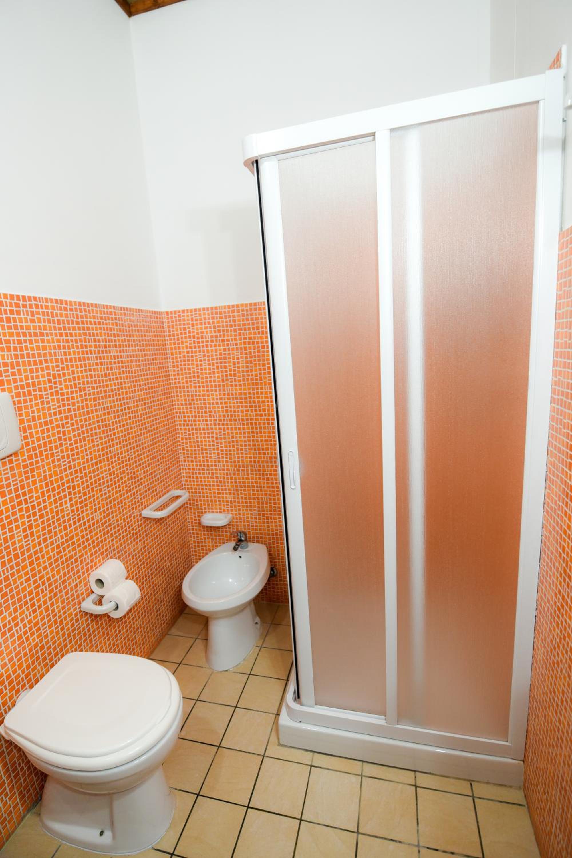 Studio (2 Adults) - Photo 2