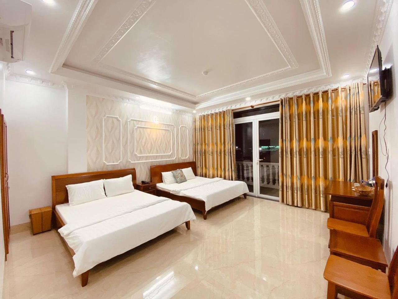 Deluxe Family Room - Photo 1