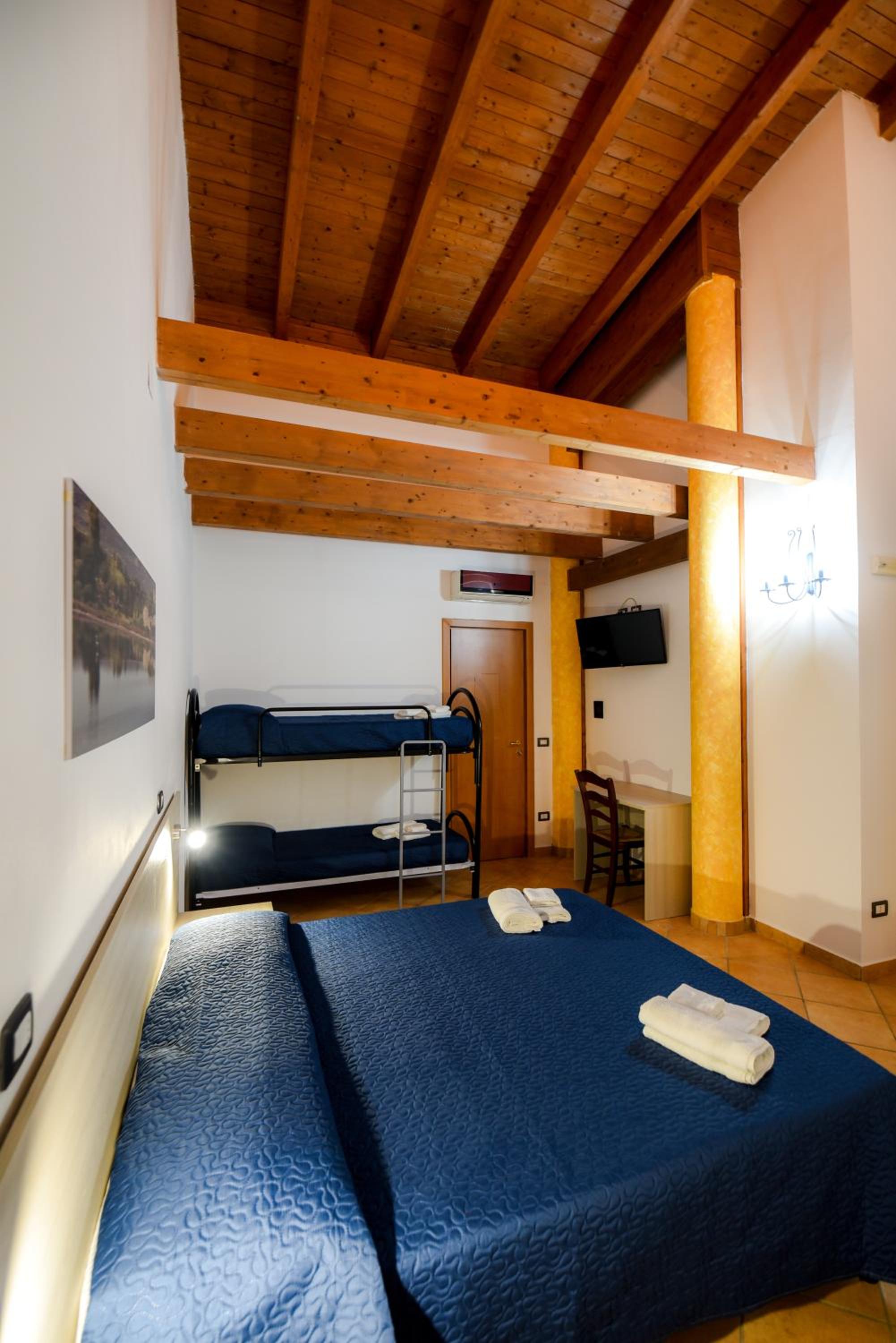 Studio (4 Adults) - Photo 15