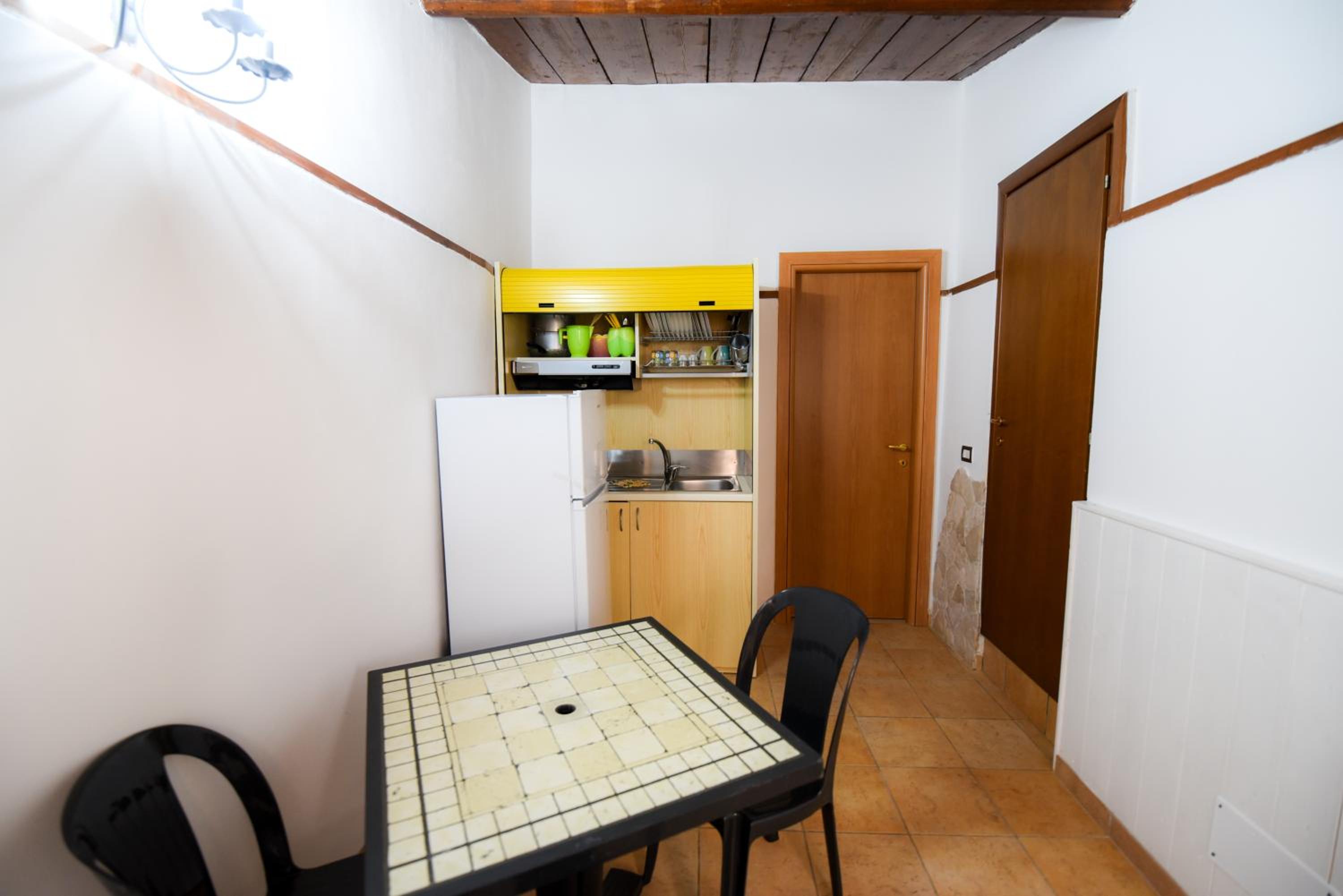 Studio (4 Adults) - Photo 16