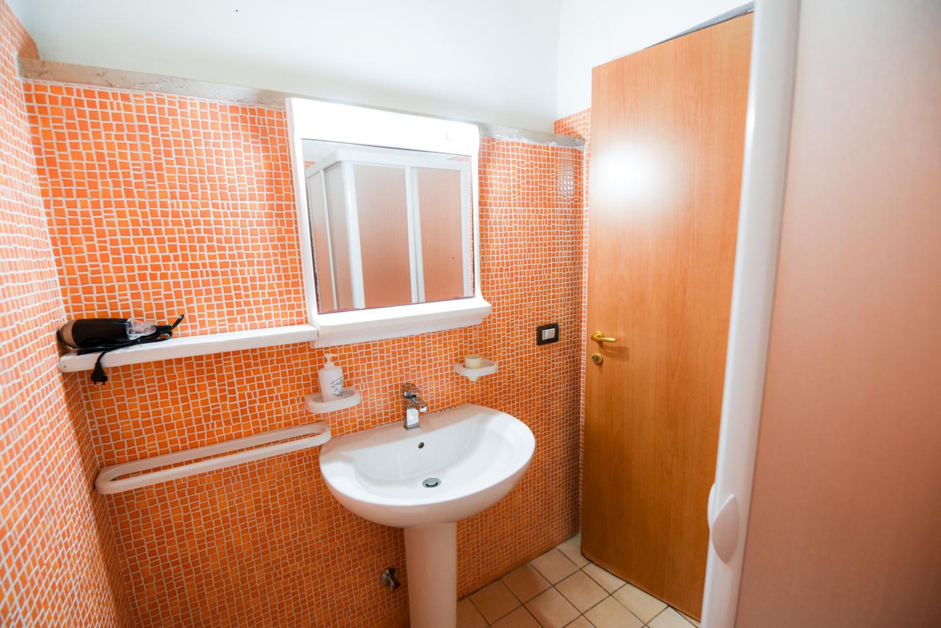 Studio (4 Adults) - Photo 2