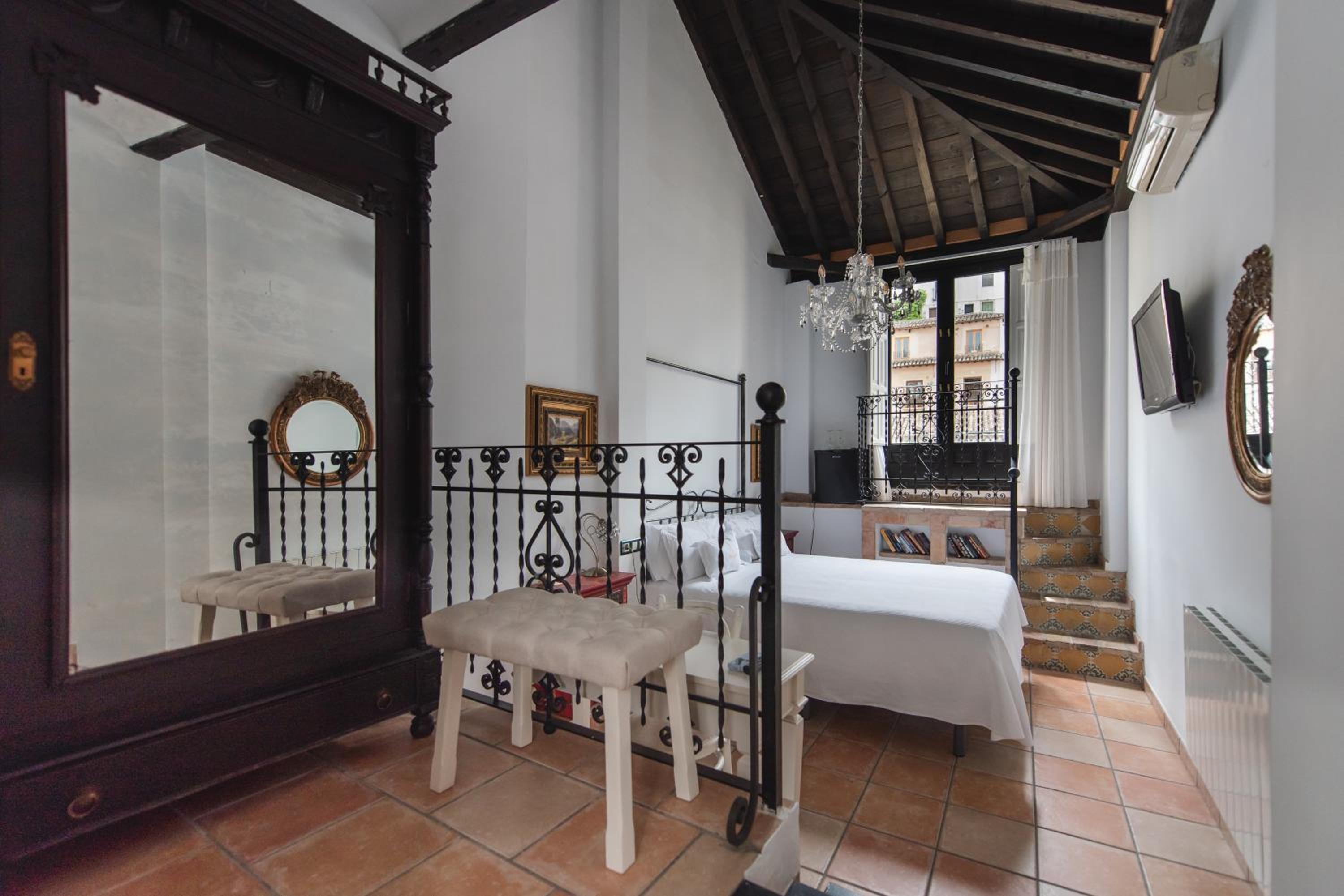 Double Room with Alhambra Views - Photo 6