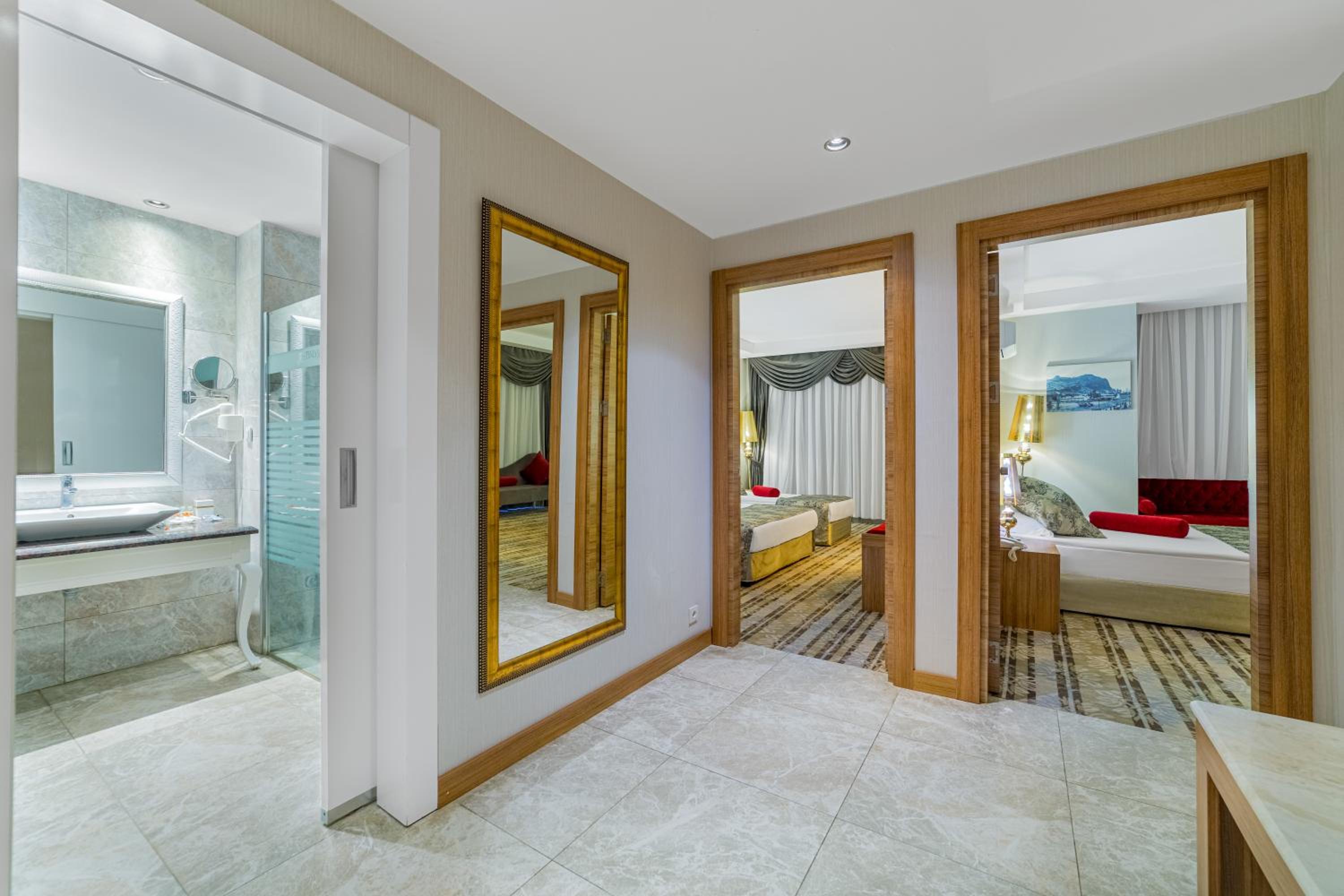 Family Room (4 Adults)