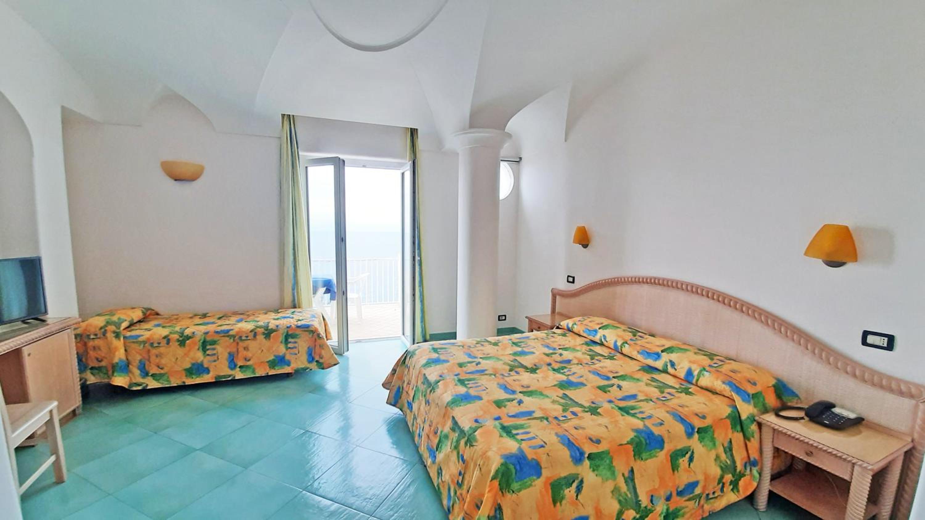 Dreibettzimmer (2 Erwachsene + 1 Kind)