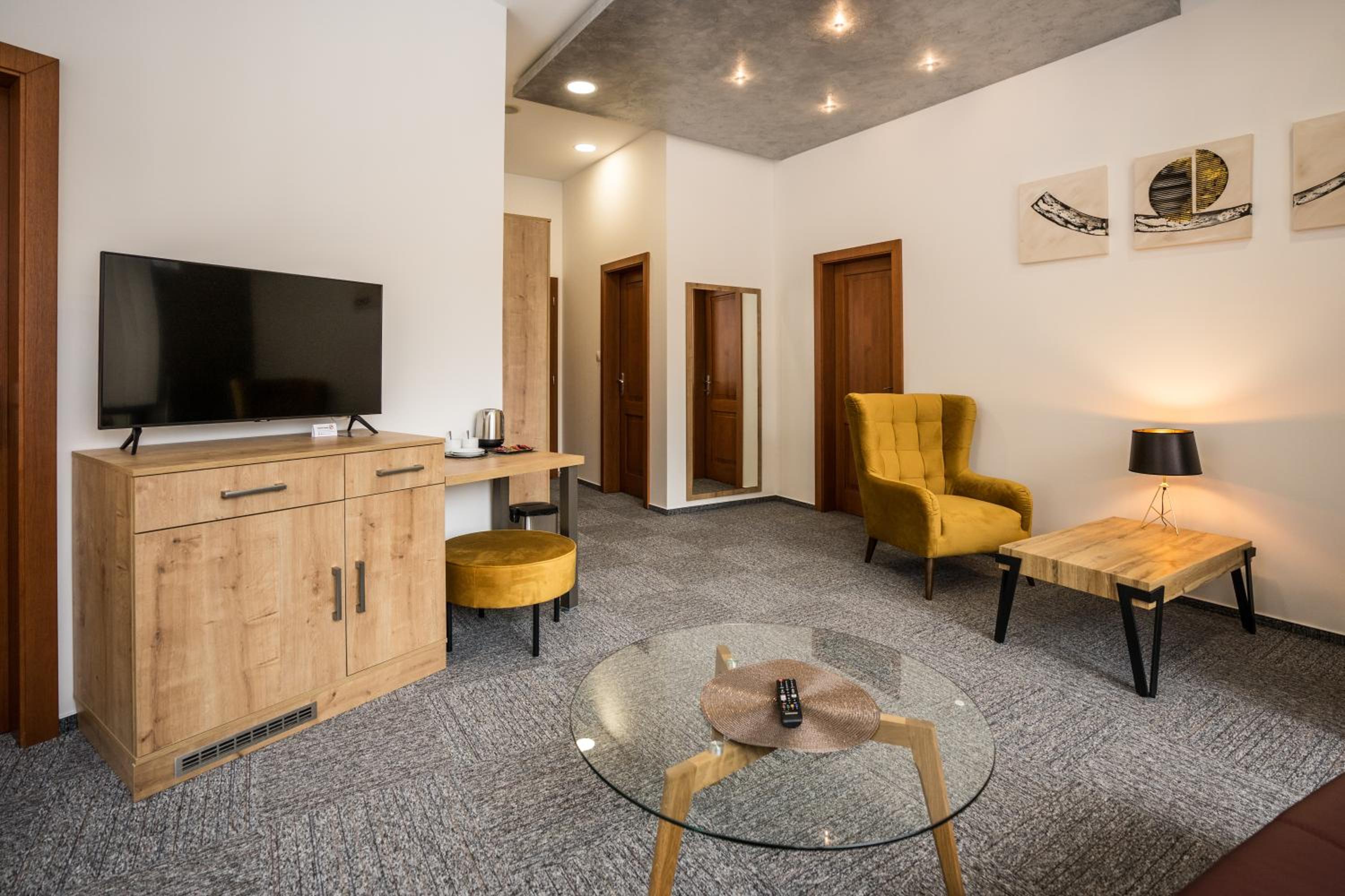 Apartment - Ground Floor photo 1