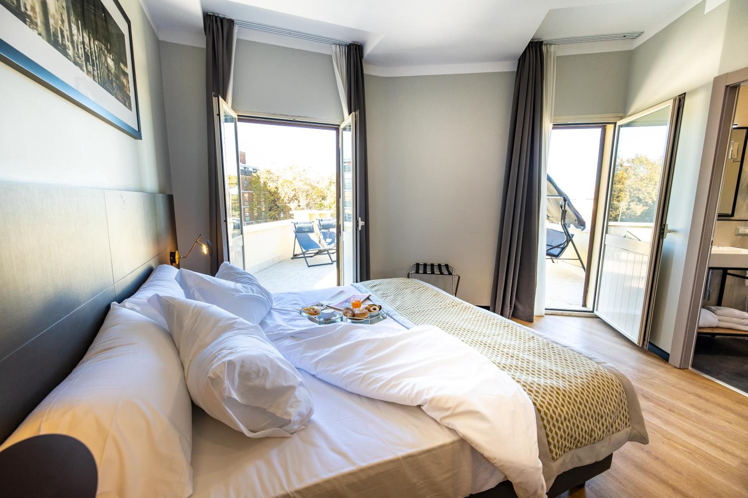 Deluxe Triple Room with Terrace