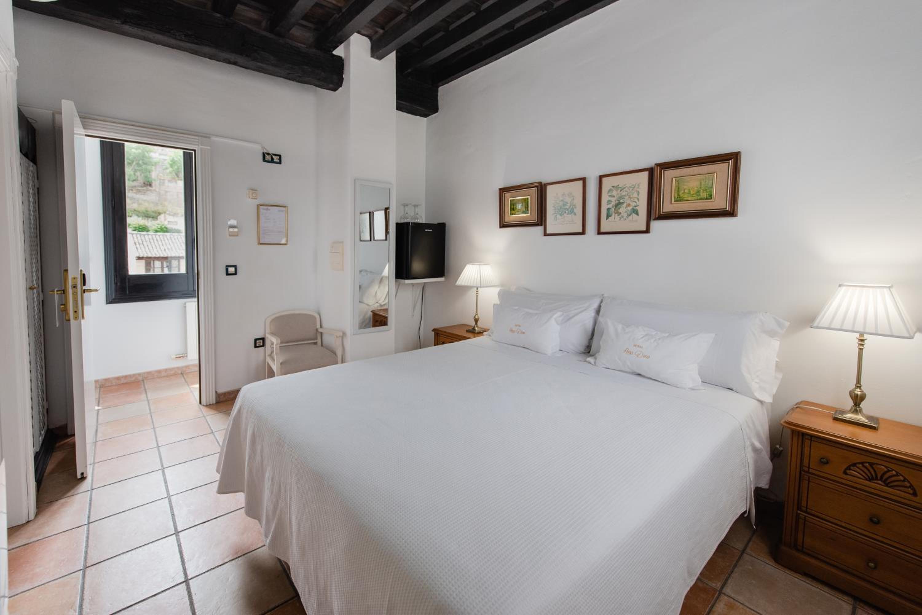 Standard Double Room - Photo 1