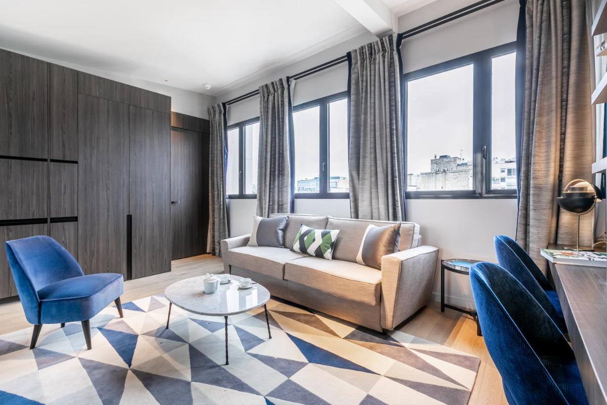 Apartment with Terrace photo 2