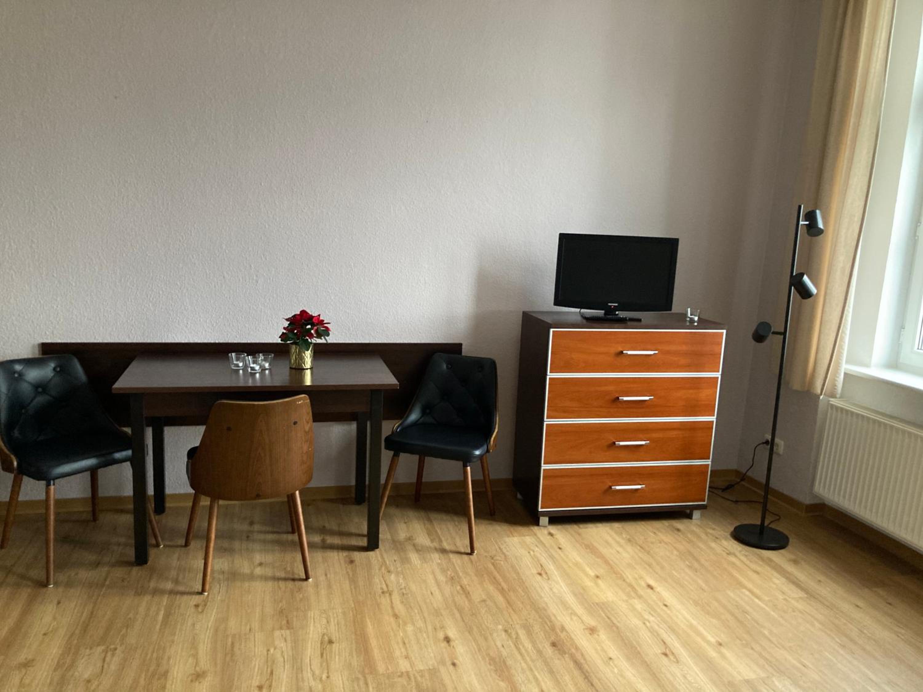Apartment with Sea View - Photo 8