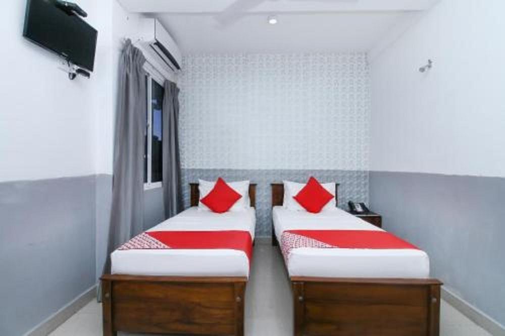 Twin Room with Bathroom photo 1