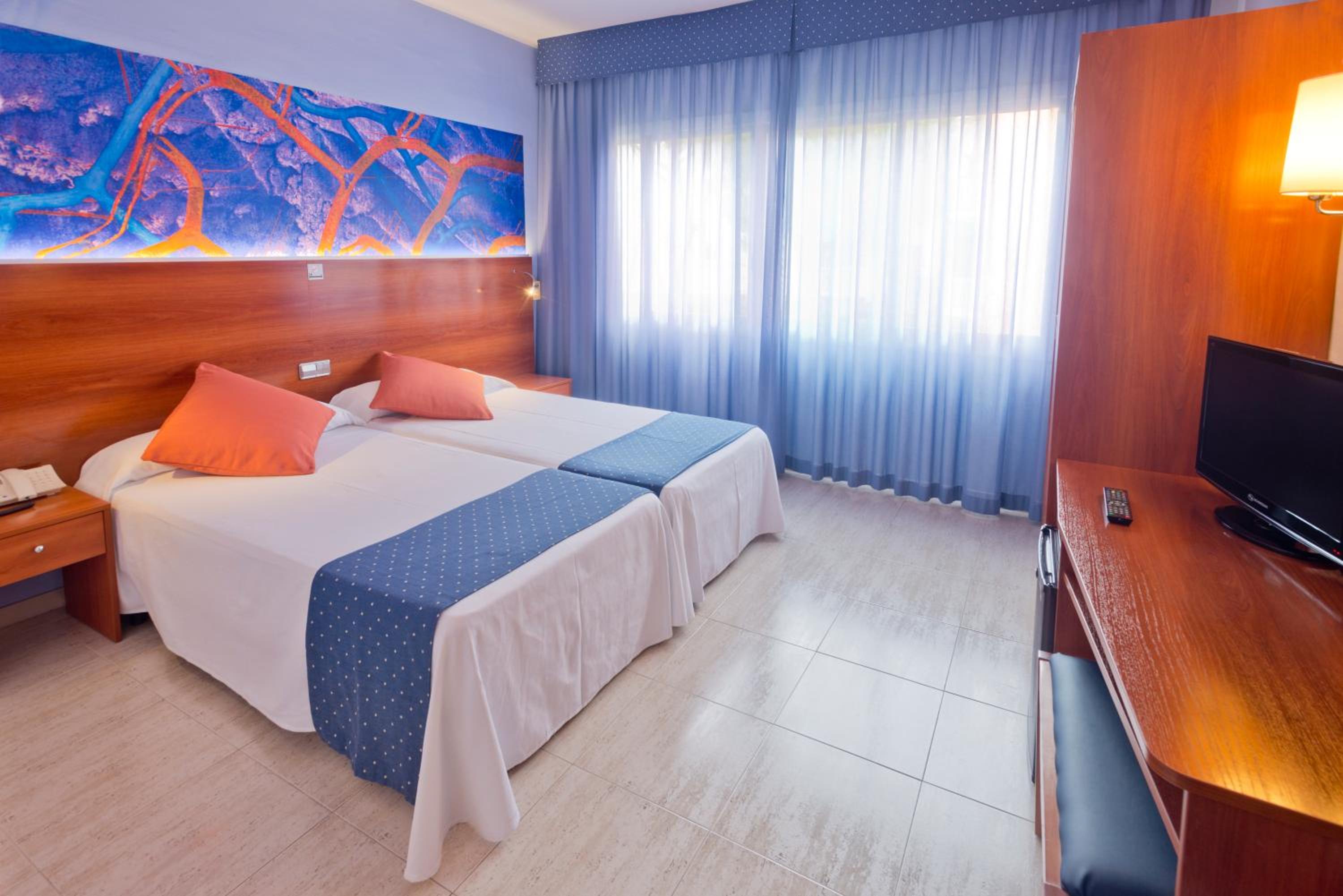 Habitación Doble o con Dos Camas con Cama Extra (2 Adultos + 1 Niño)