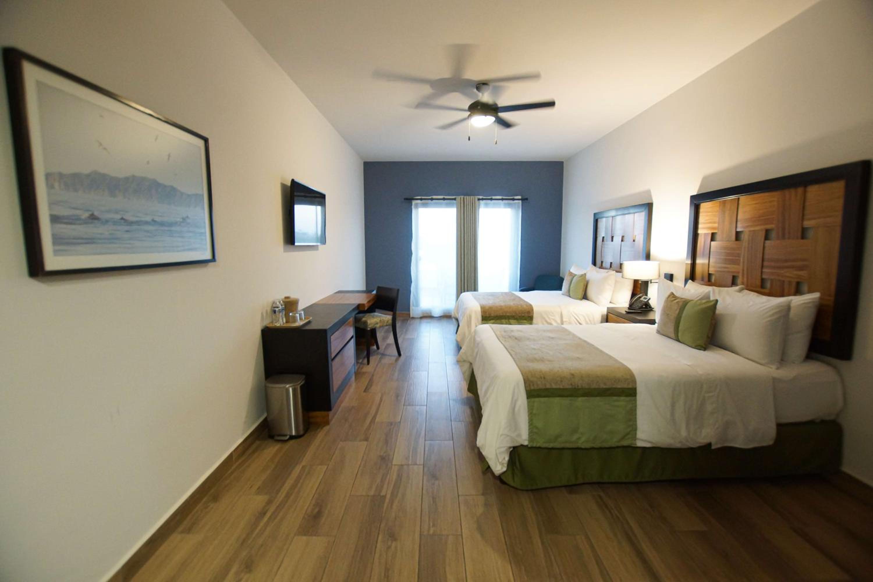 Double Room with Two Double Beds - Photo 12