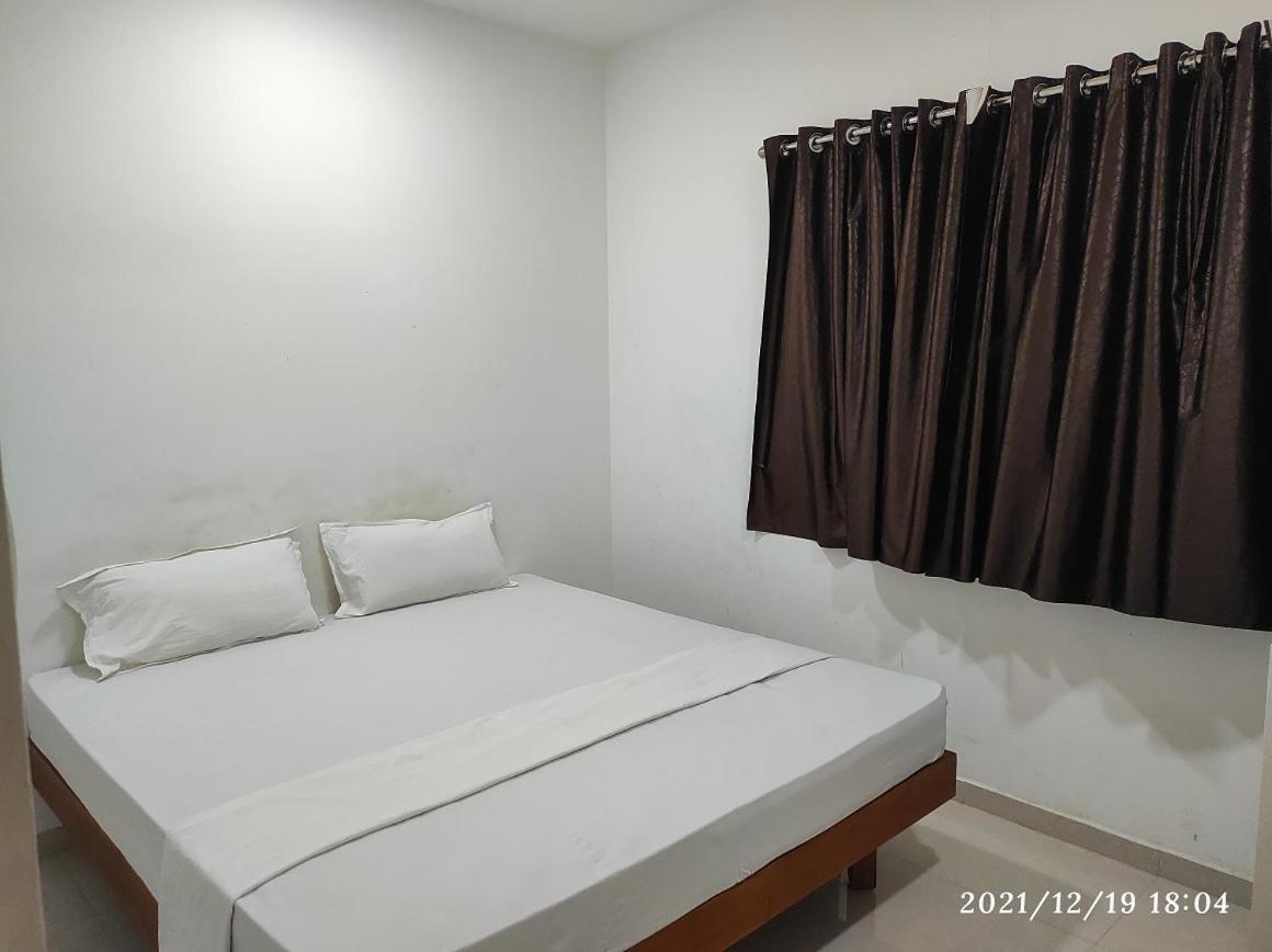 Economy Double Room photo 2