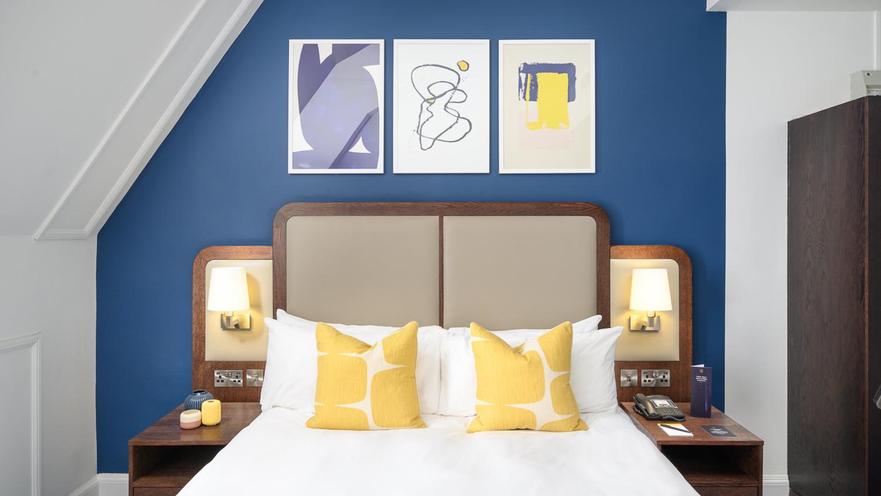 Standard Double Room - Photo 8